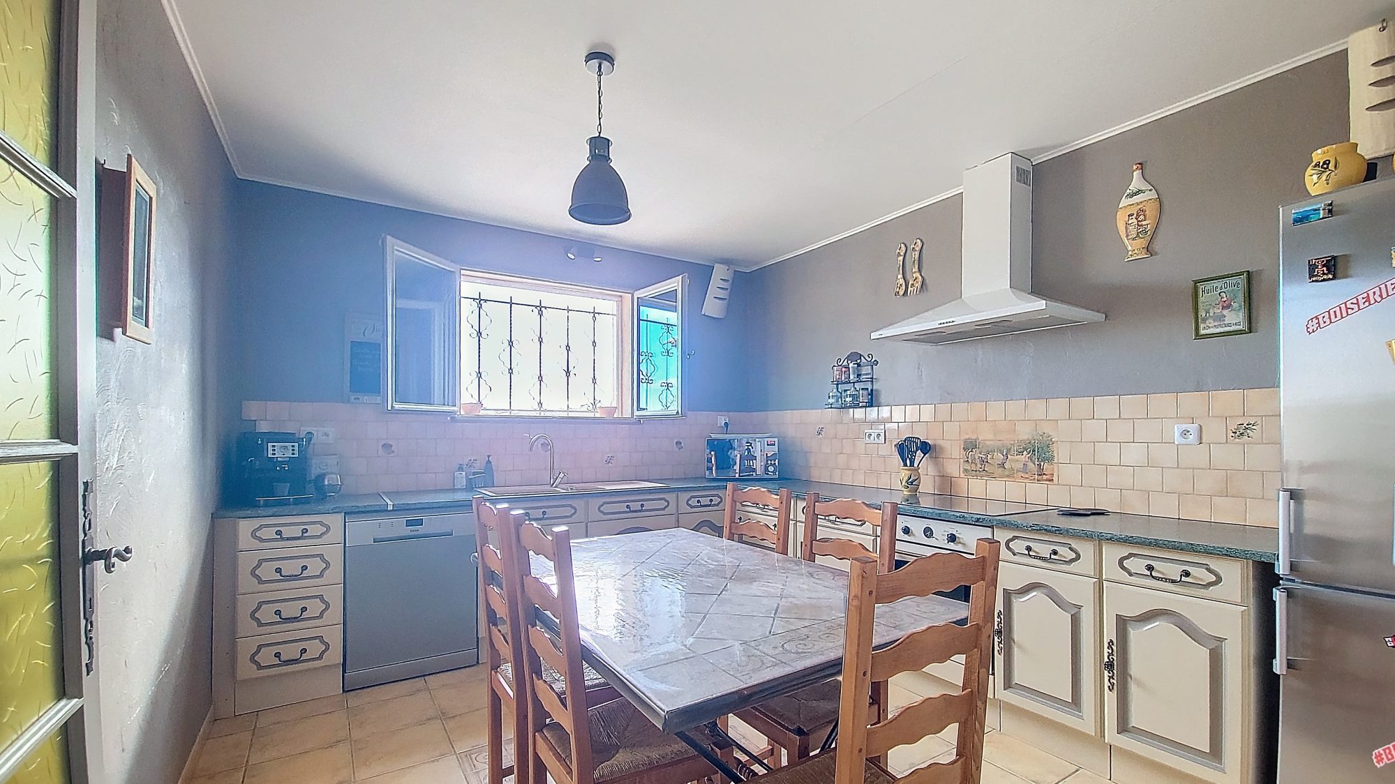 Grande Maison Familiale 180 m2 avec appartement indépendant -  Terrain de 4630 m2 Courthézon 84350