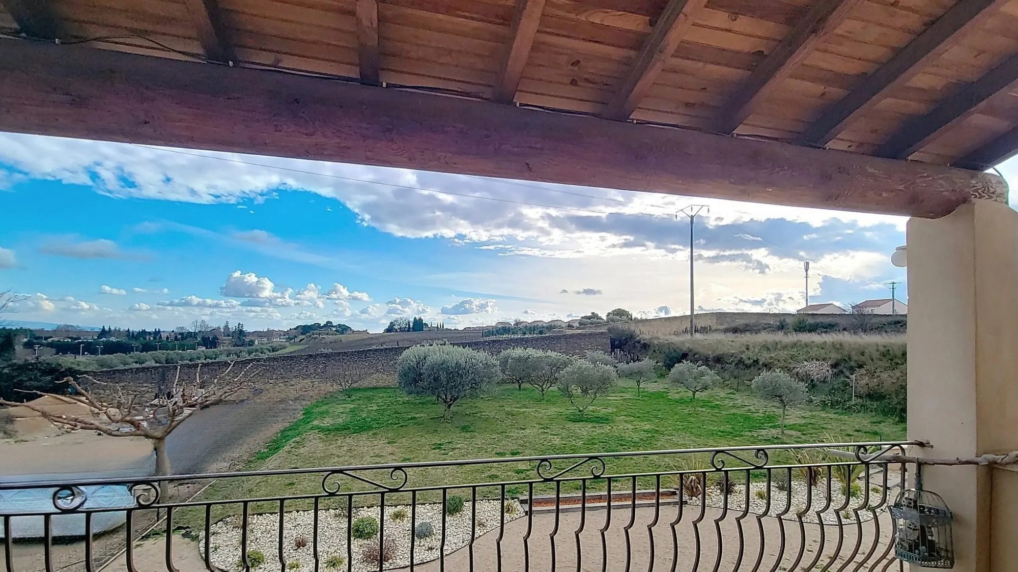 Grande Maison Familiale 180 m2 avec appartement indépendant -  Terrain de 4630 m2 Courthézon 84350