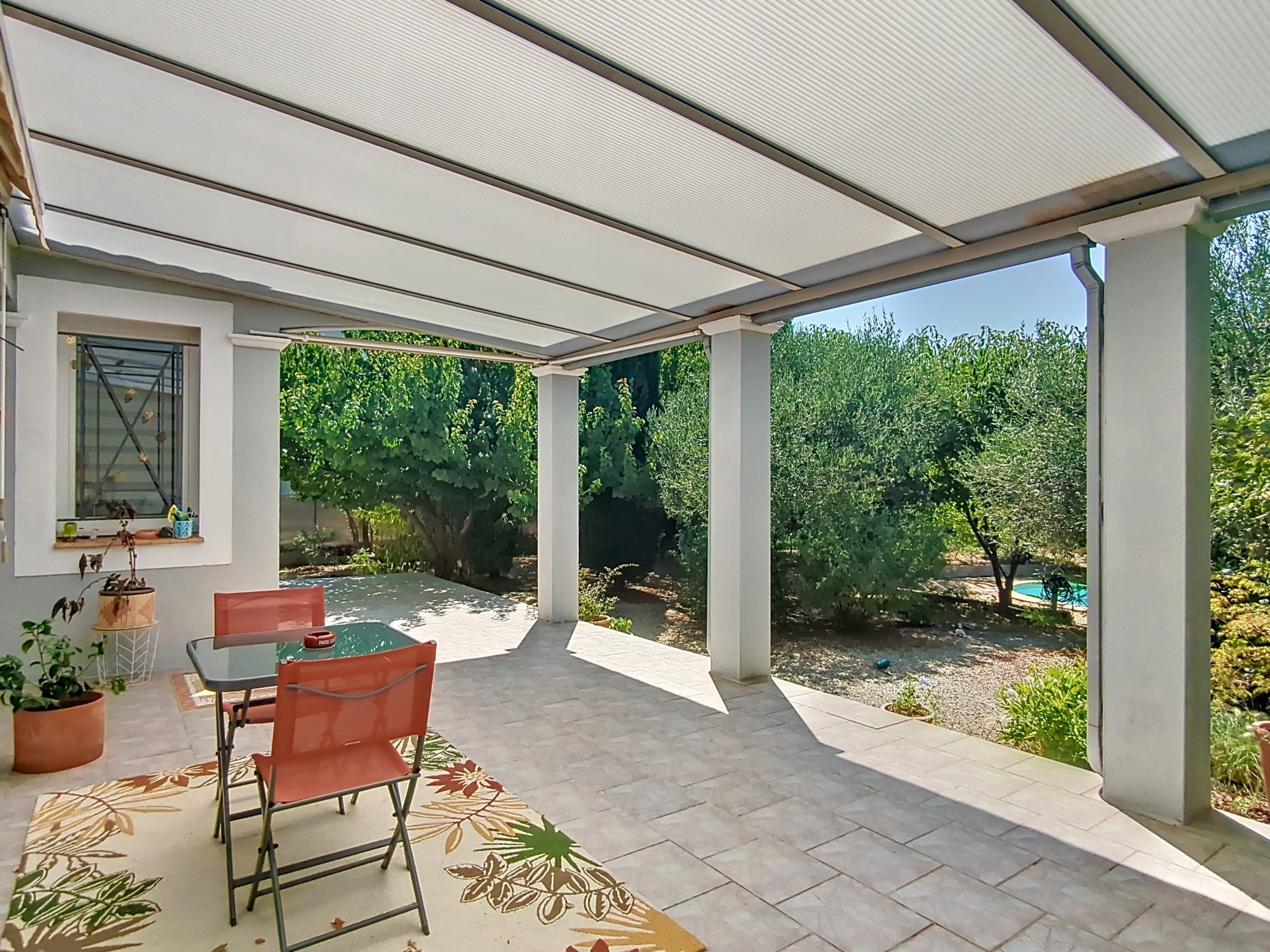 SAINT-HILAIRE-DE-BEAUVOIR: Sur une parcelle de 1 300m², Villa plain-pied T4 112.87m², Garage, Piscine