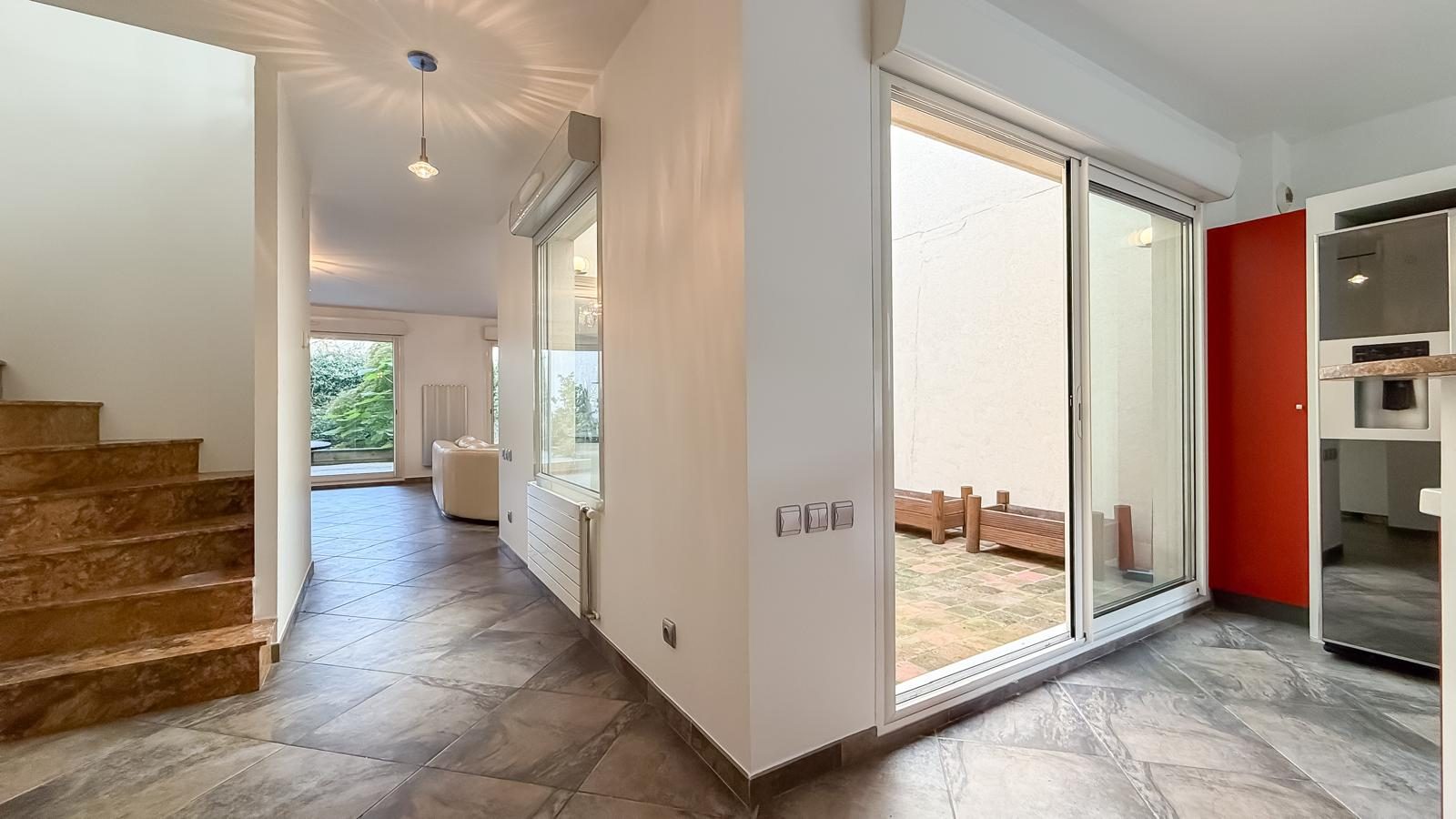 Maison de ville contemporaine  avec jardin et garage Villeurbanne 69100