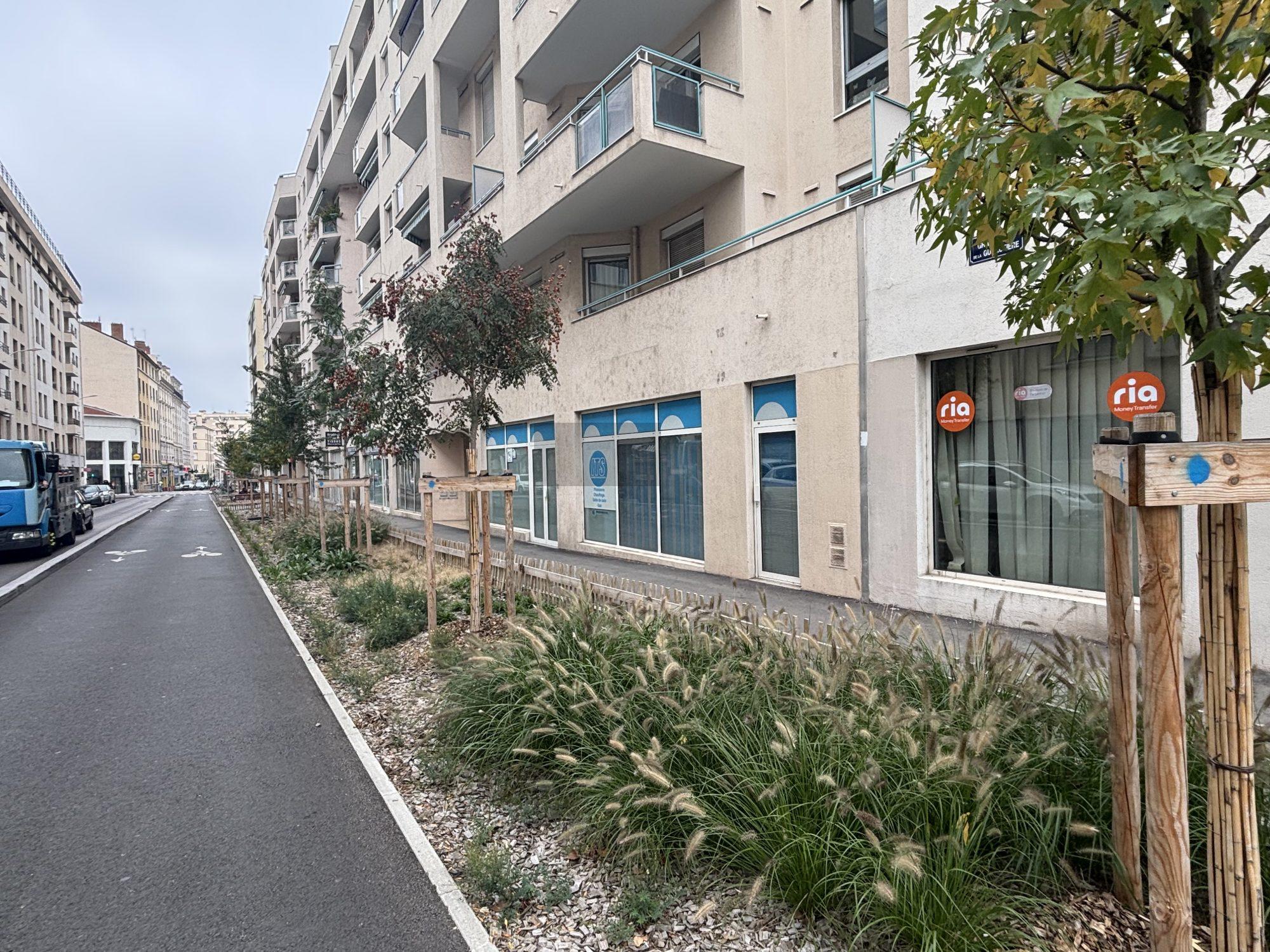 LOCAL COMMERCIAL - BUREAUX 128M2 DIVISIBLES Lyon 69007