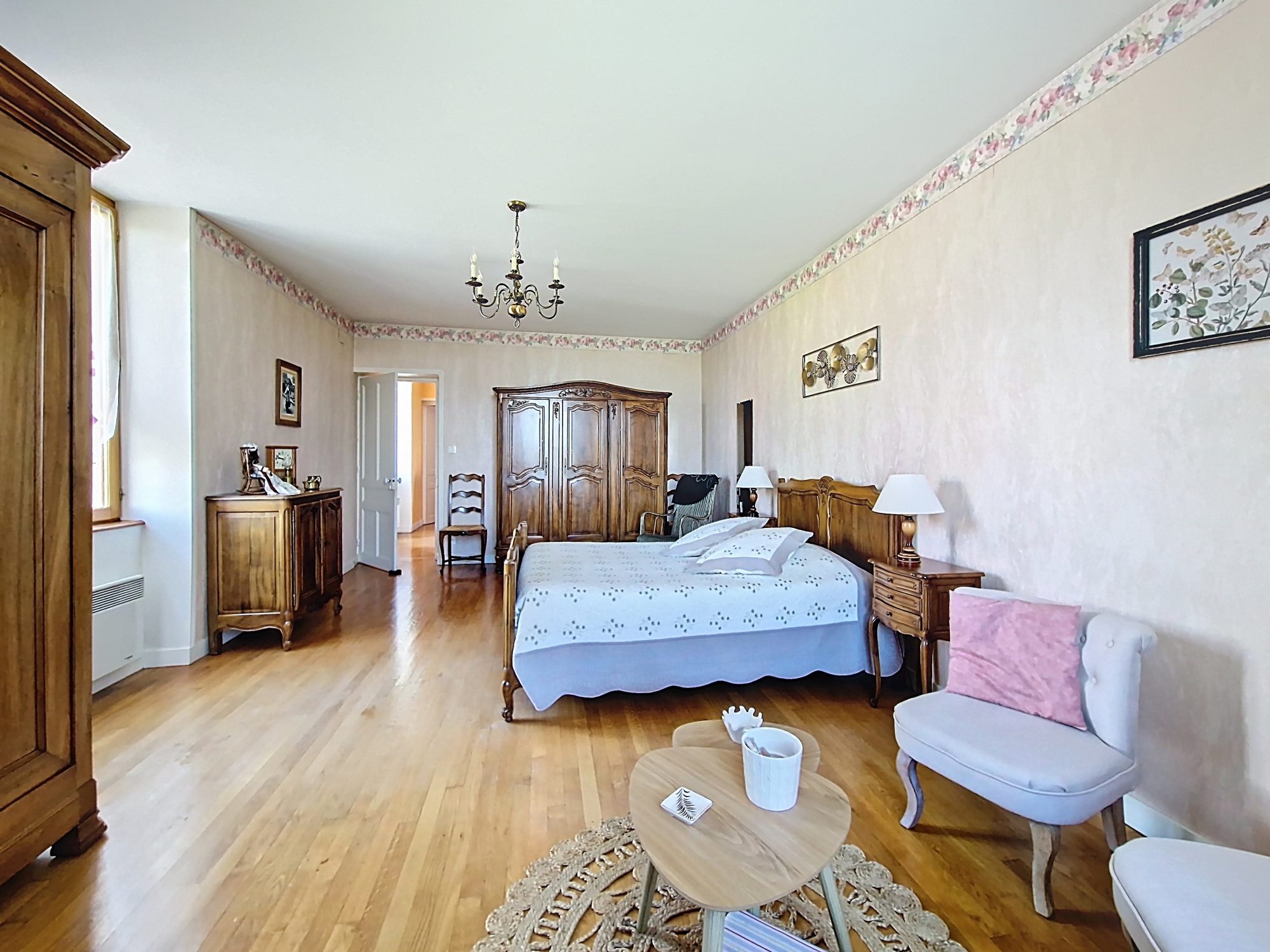 Authentique maison brionnaise  – volumes, charme et potentiel La Clayette 71800