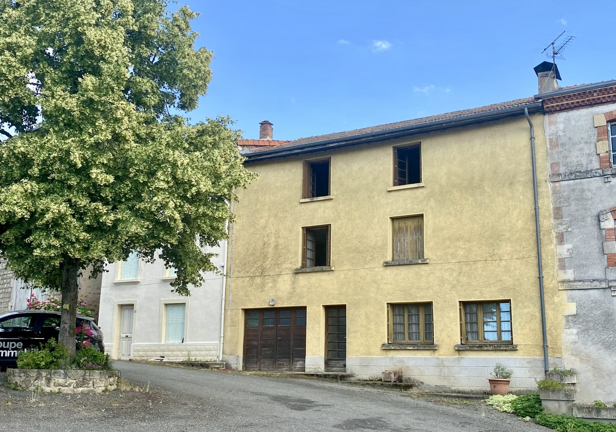 Maison En pierre de 200 m2 avec garage, au cœur de la nature