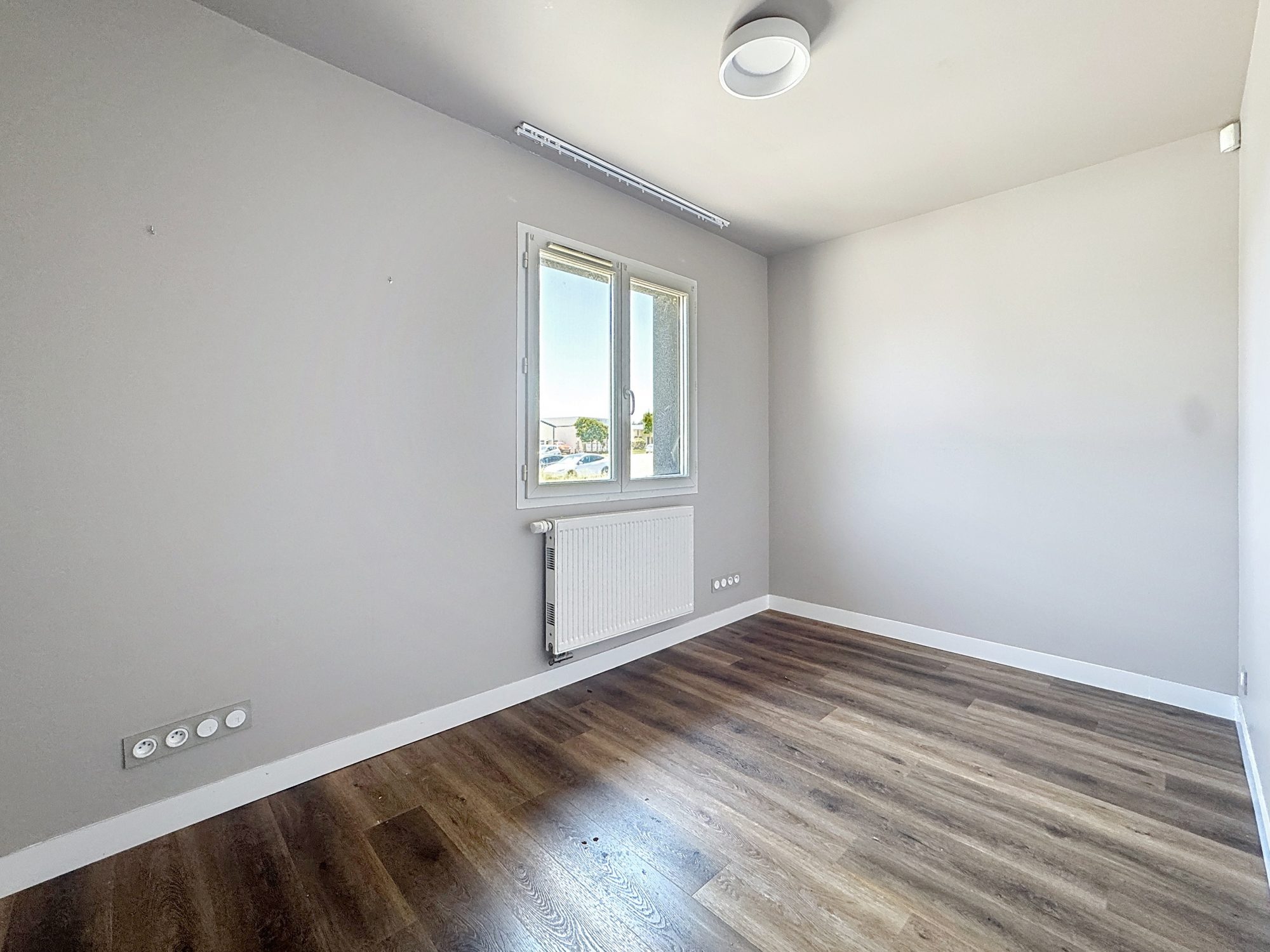 Bâtiment Commercial ou de Bureaux à Craponne de 430m2 Craponne 69290