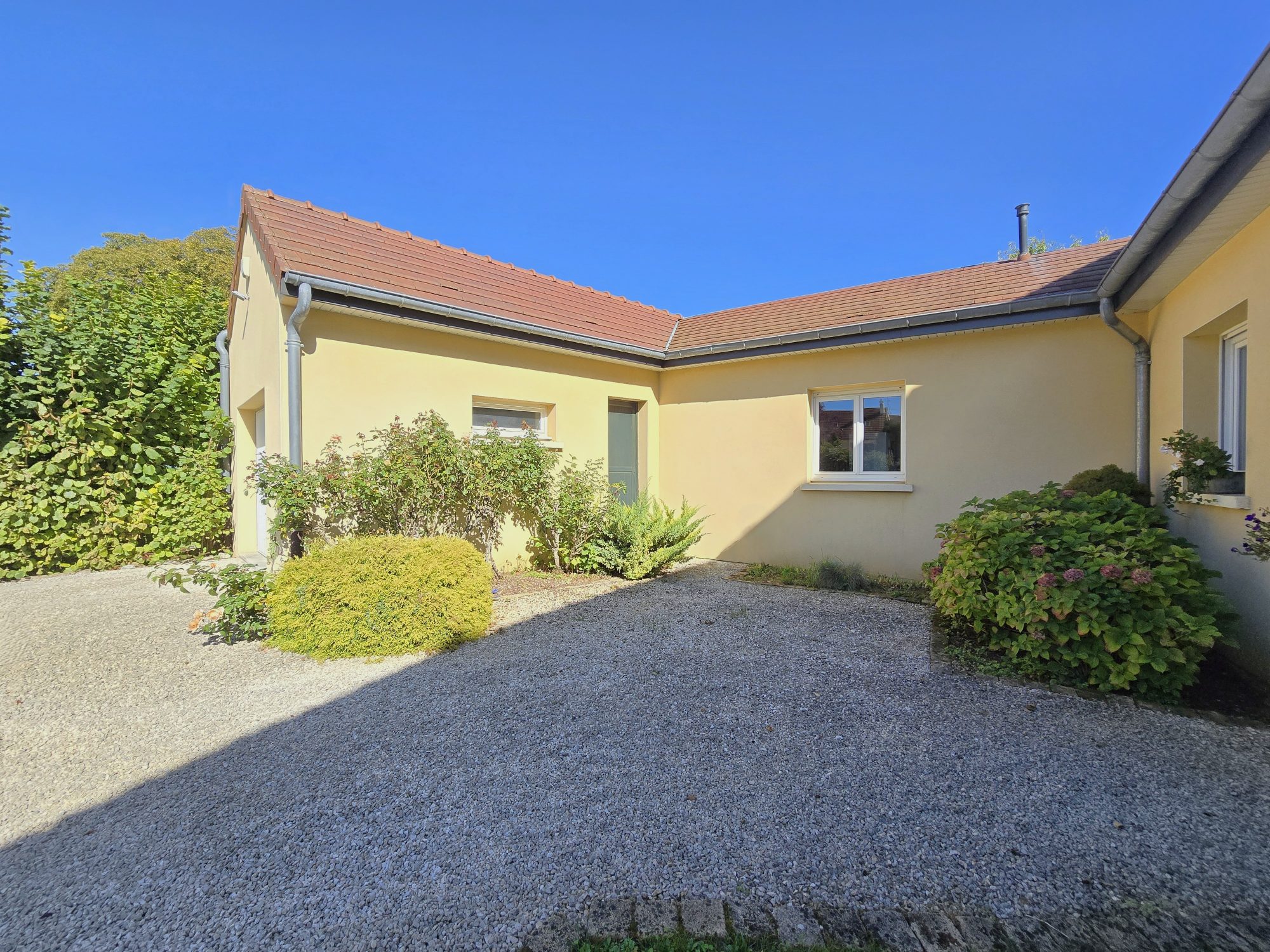 Maison familiale 175m² - 8 Pièces - 6 Chambres - Piscine Bellefond 21490