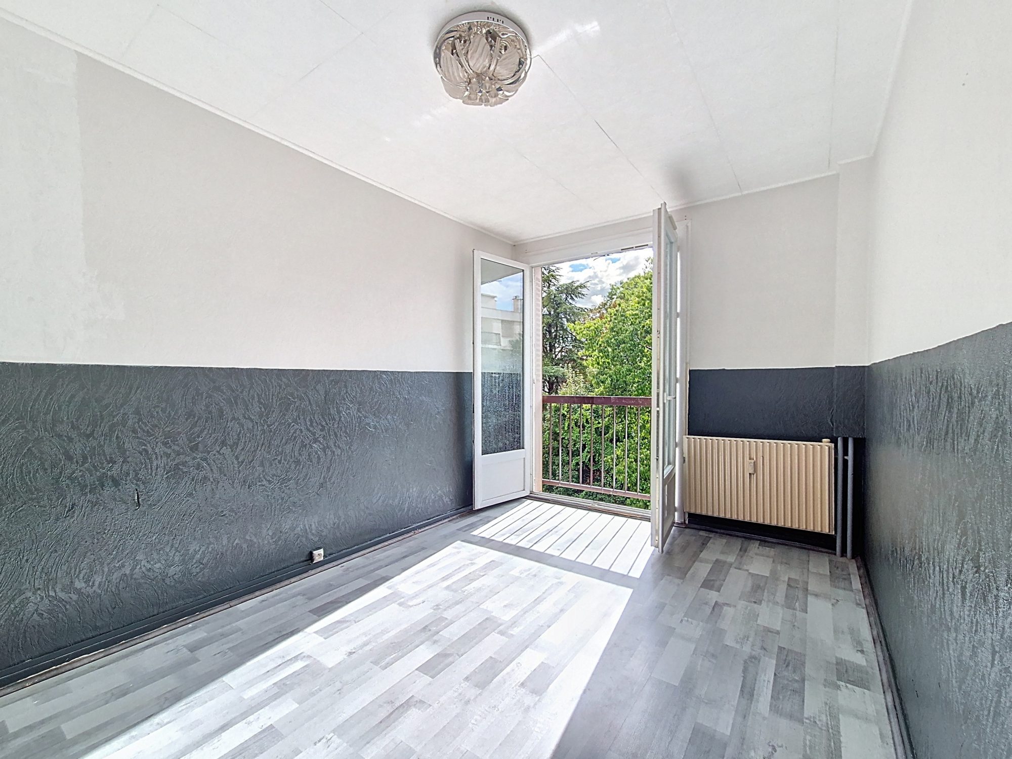 T3 de 70m² lumineux traversant avec balcon et parking Bron 69500