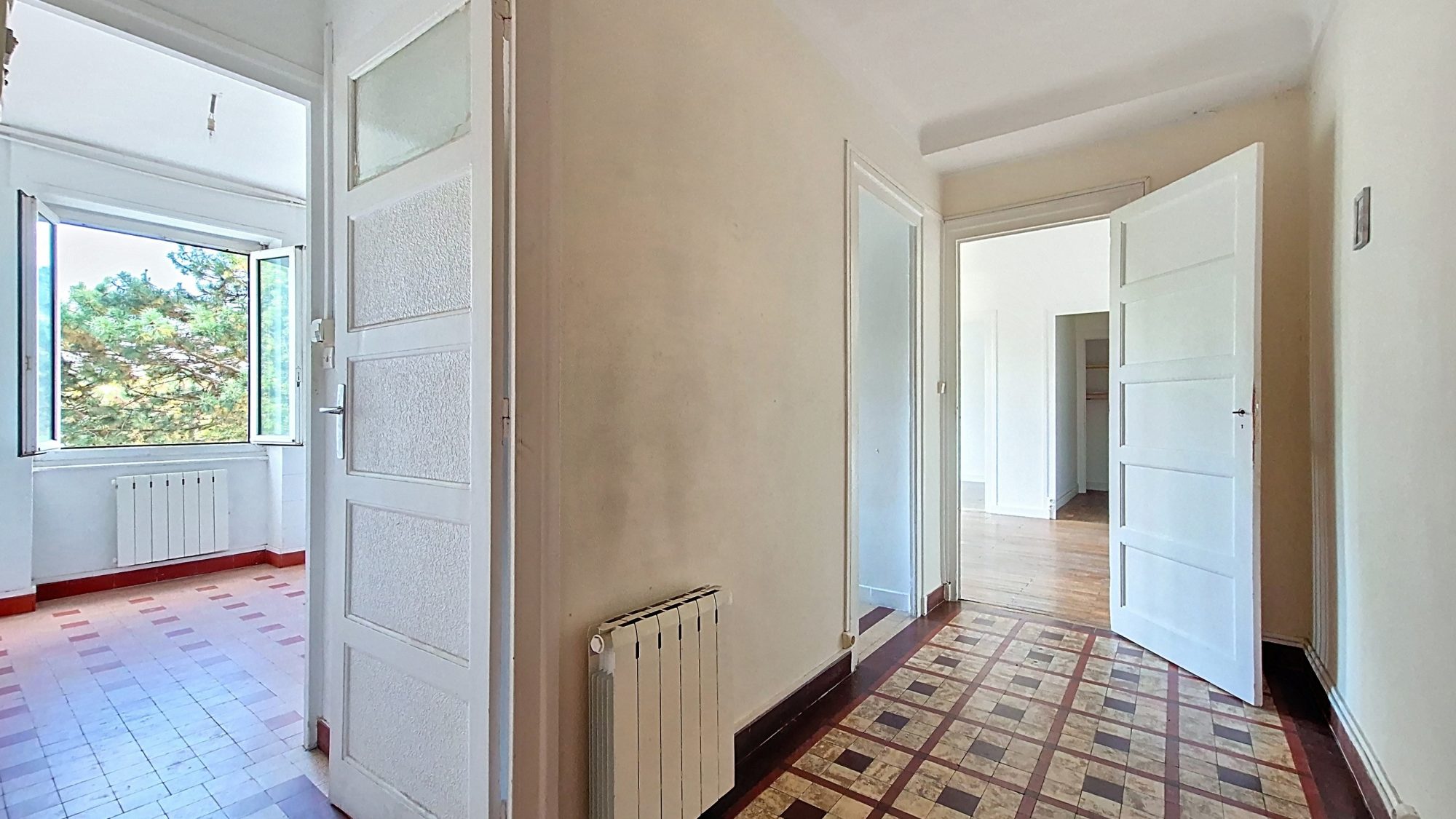 Lyon 8 - T2 de 56m² avec balcon au 2ème ét/7- ascenseur - Libre de suite Lyon 69008