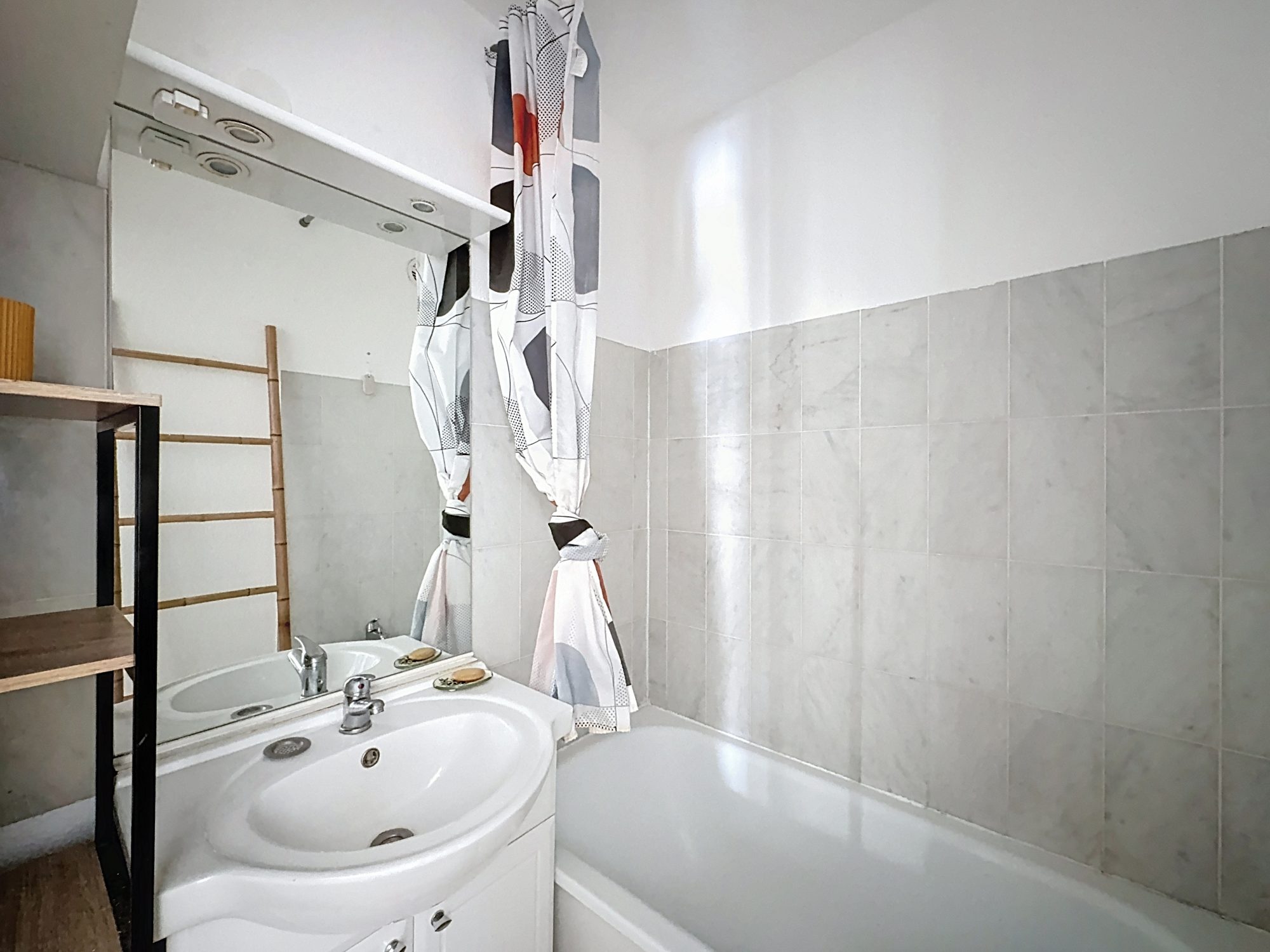 EXCLUSIVITÉ - SETE - Centre ville : Appartement T2 36m2 avec balcon, place de parking Sète 34200