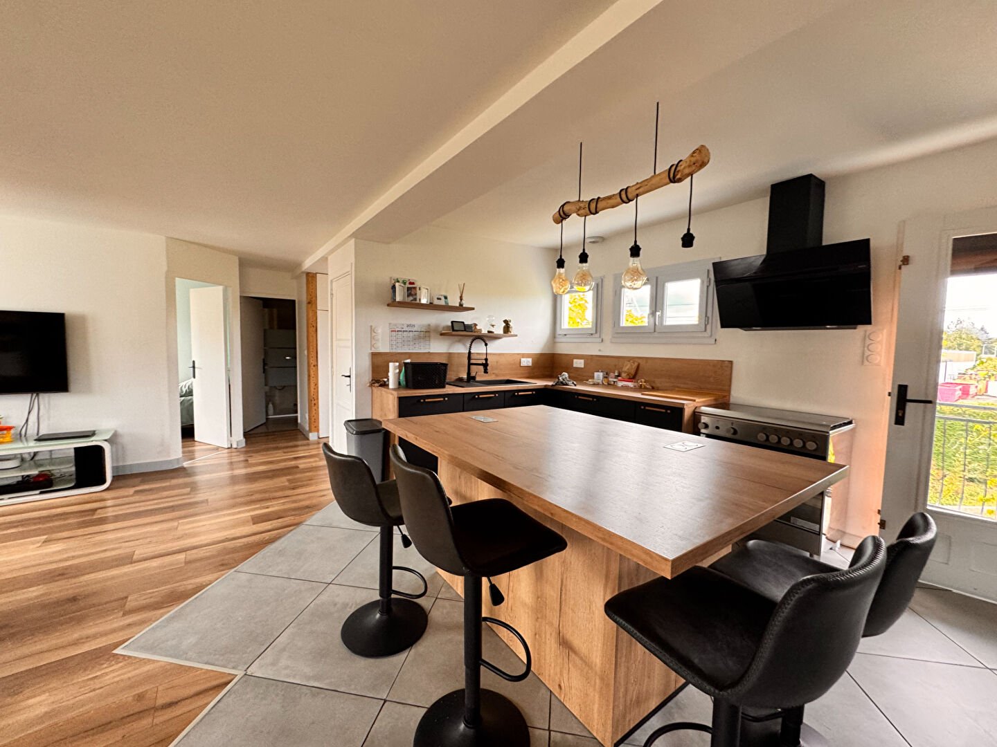 Domblans - Maison individuelle, 3 chambres, jardin et confort de vie / 113m2