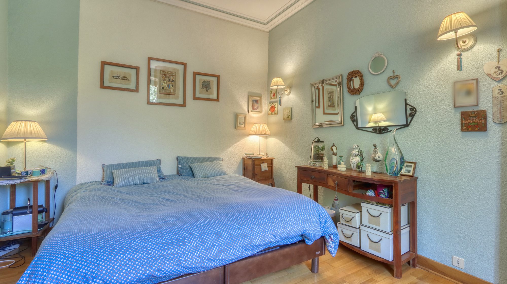 Propriété de 205 m² habitable + appartement T2 indépendant  + 721 m² conctructible + parc arboré Crémieu 38460