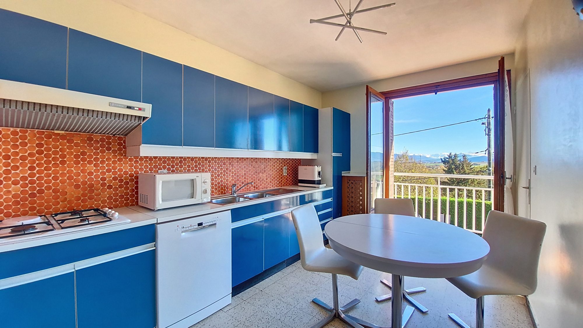 Ensemble immobilier de 2 maisons individuelles Thoiry 01710