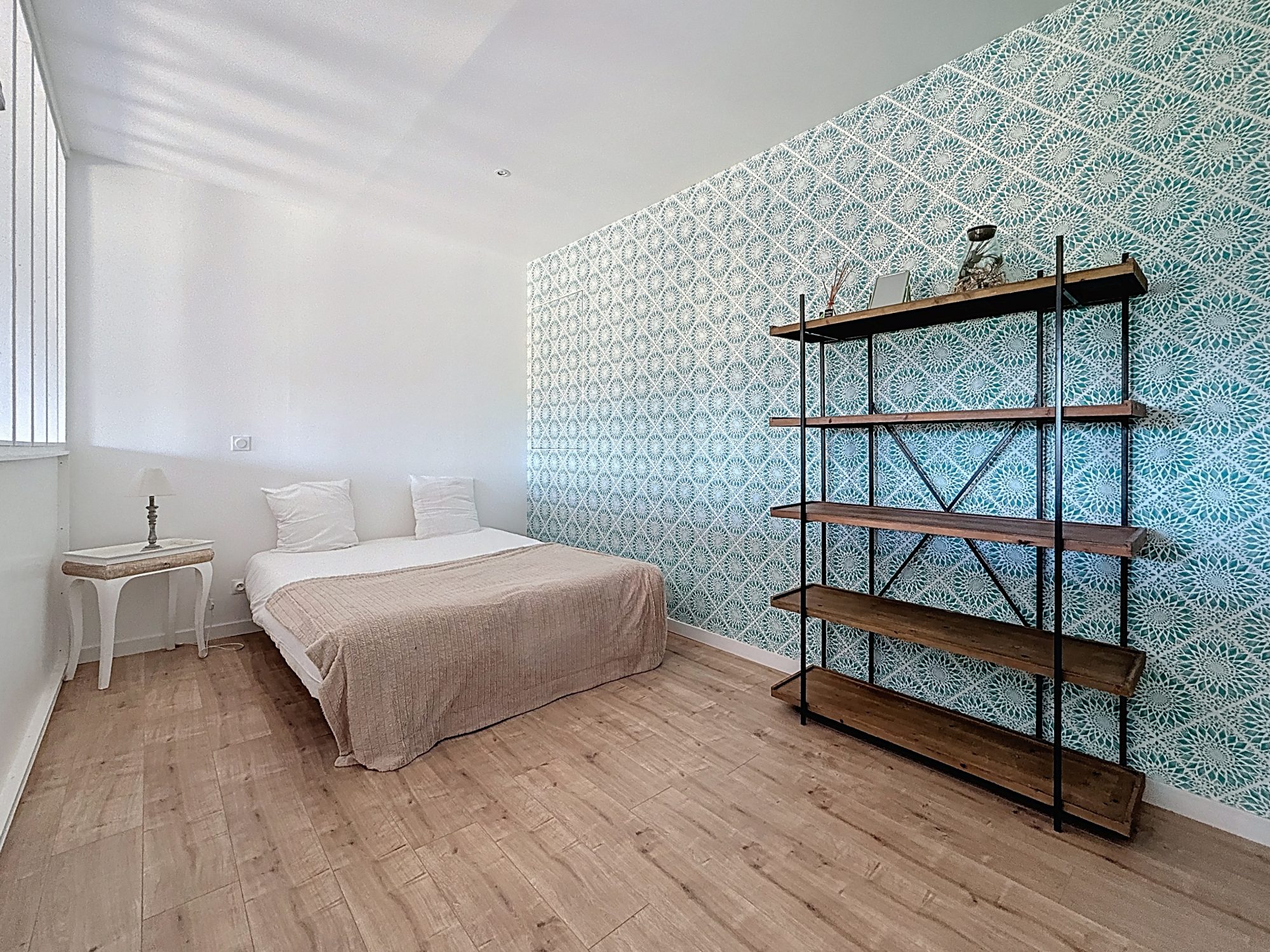 Maison moderne clé en mains de 2013 de type T5, 2500 m² de terrain,  belle pièce de vie, cuisine meublée équipée,  4 chambres, piscine 8x4 chauffée Vindry-sur-Turdine 69490