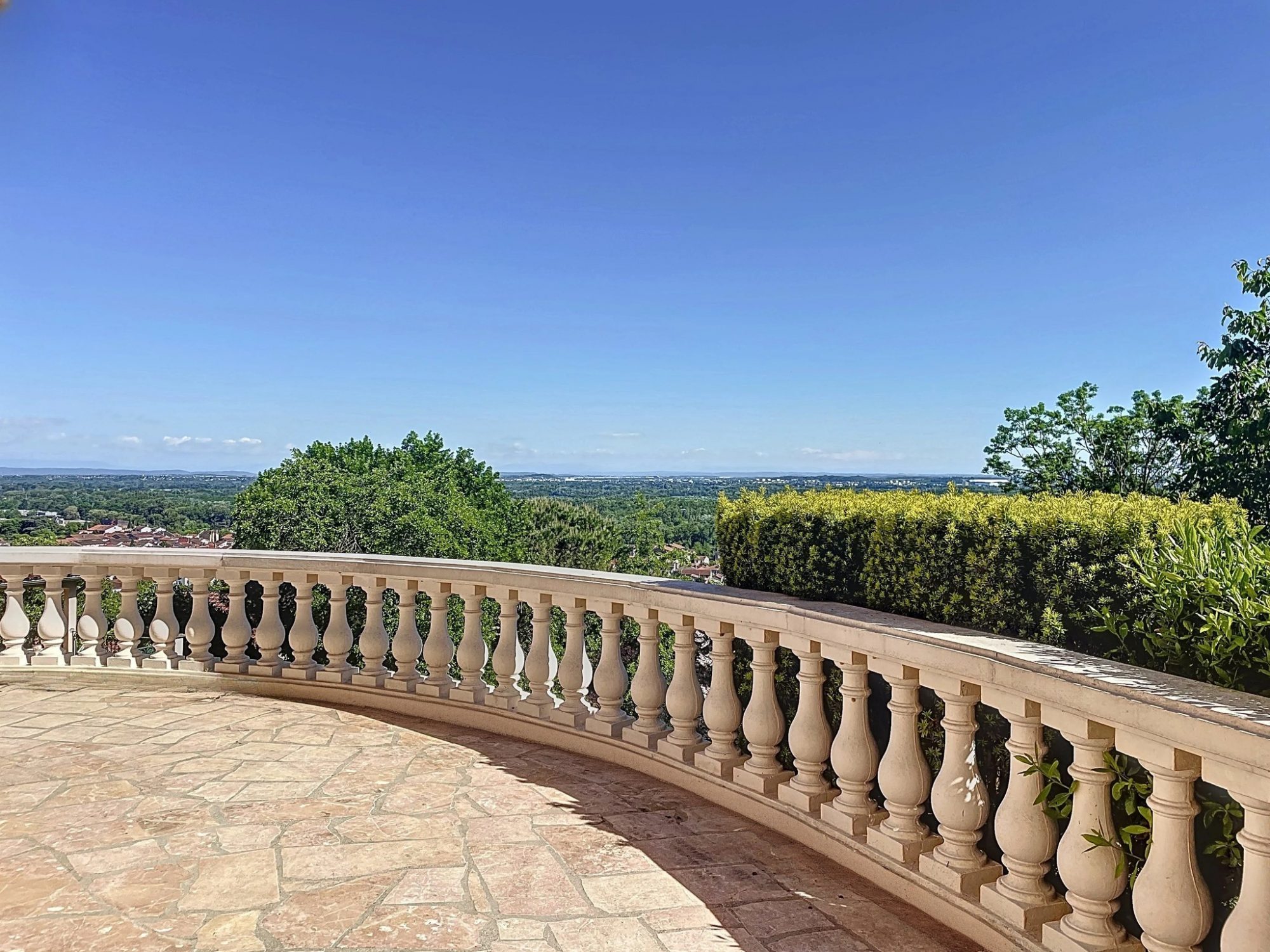 Propriété d'exception- 6 pièces - Vue panoramique - terrain 1682 m² - terrain 16 Miribel 01700