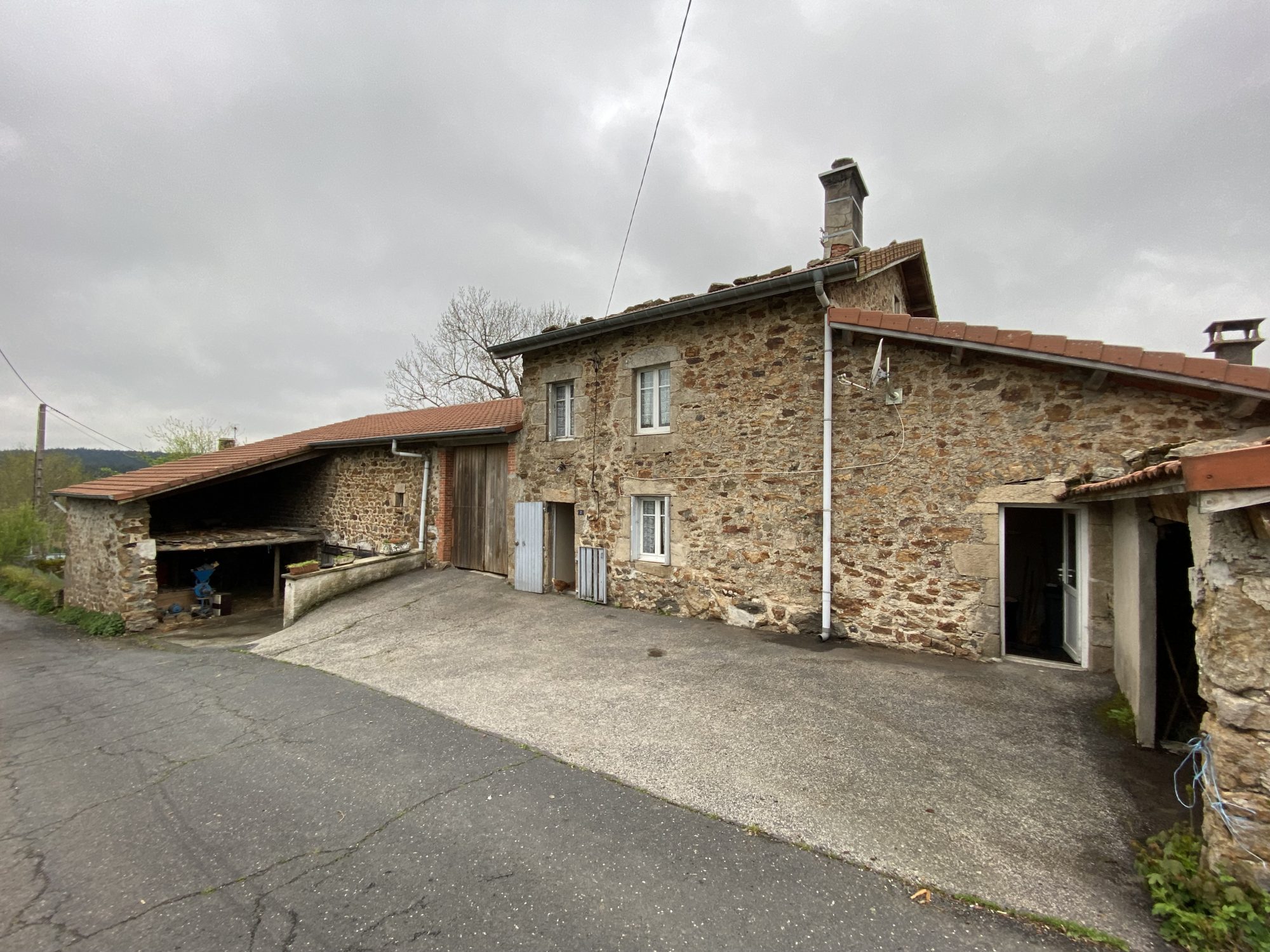 Maison - 4 pièces - 89 m² - Saint-Julien-Molhesabate (43220)