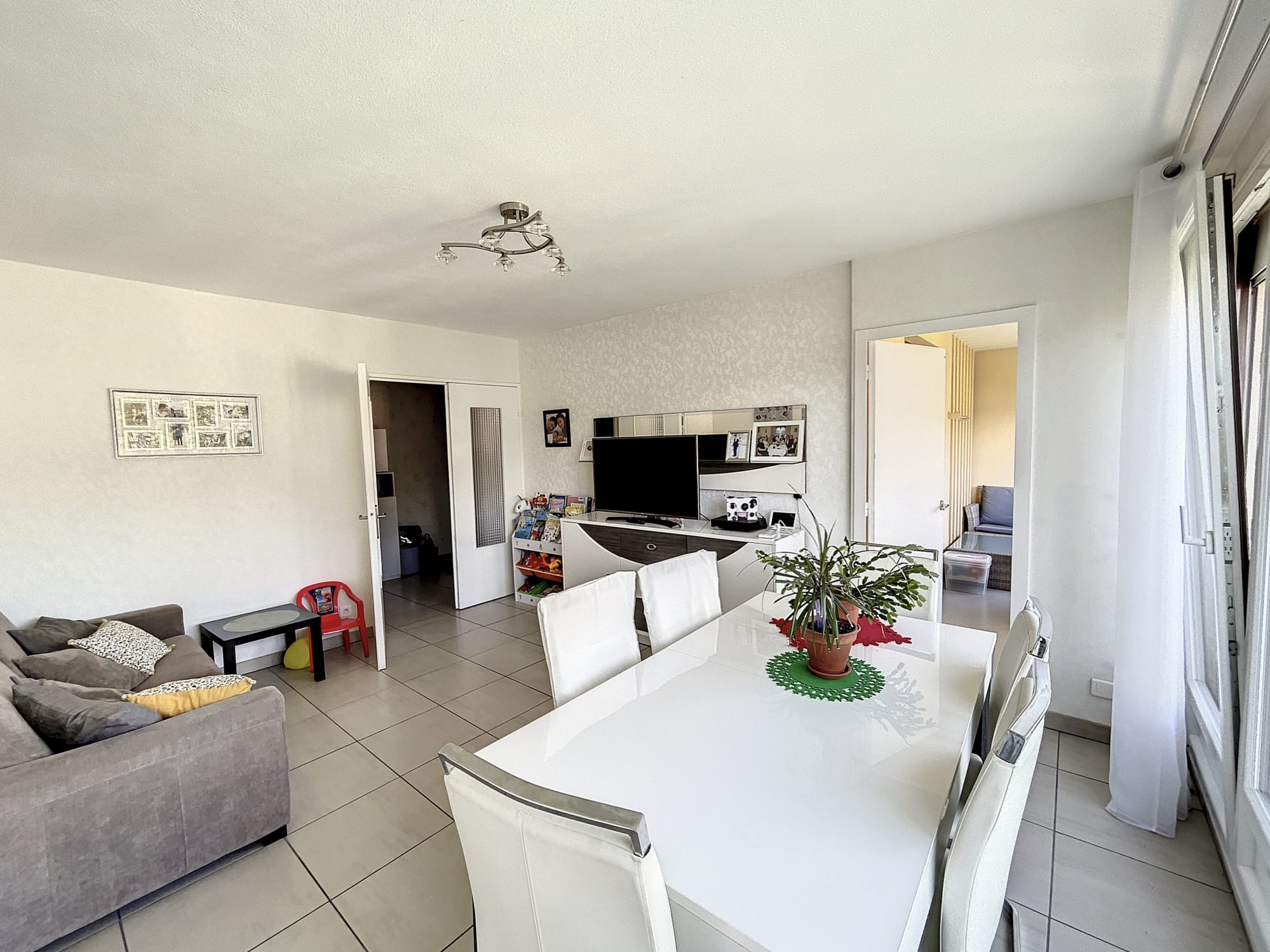 APPARTEMENT T4 - 77 M2- BOURGOIN-JALLIEU