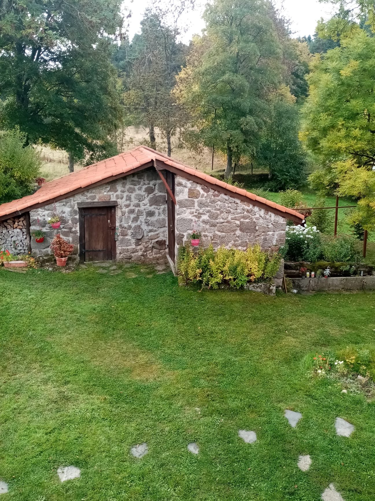 Bien d’exception loué en gîtes avec piscine intérieure Montregard 43290