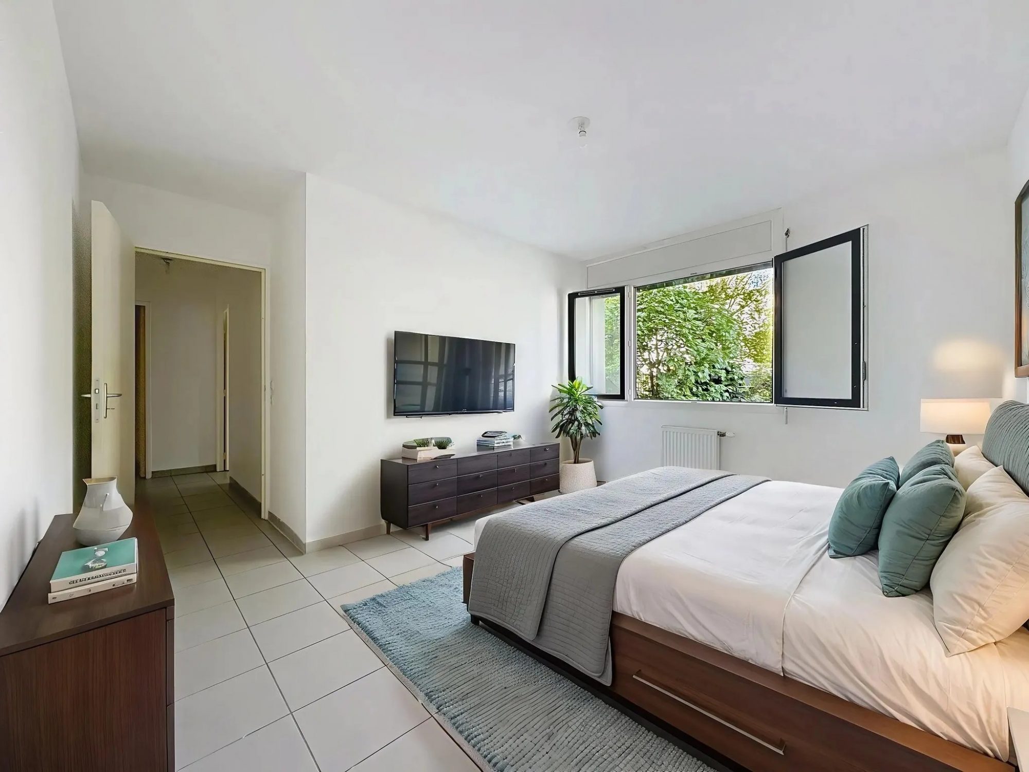 Vénissieux Centre - T3 de 64 m². 2 chambres. Loggia. Garage fermé possible. Vénissieux 69200