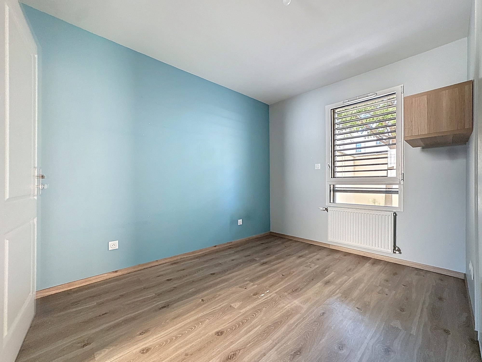 Maison de 2020 au centre ville de 110m2 - 4 chambres avec Garage et stationnement. Saint Symphorien d'Ozon 69360