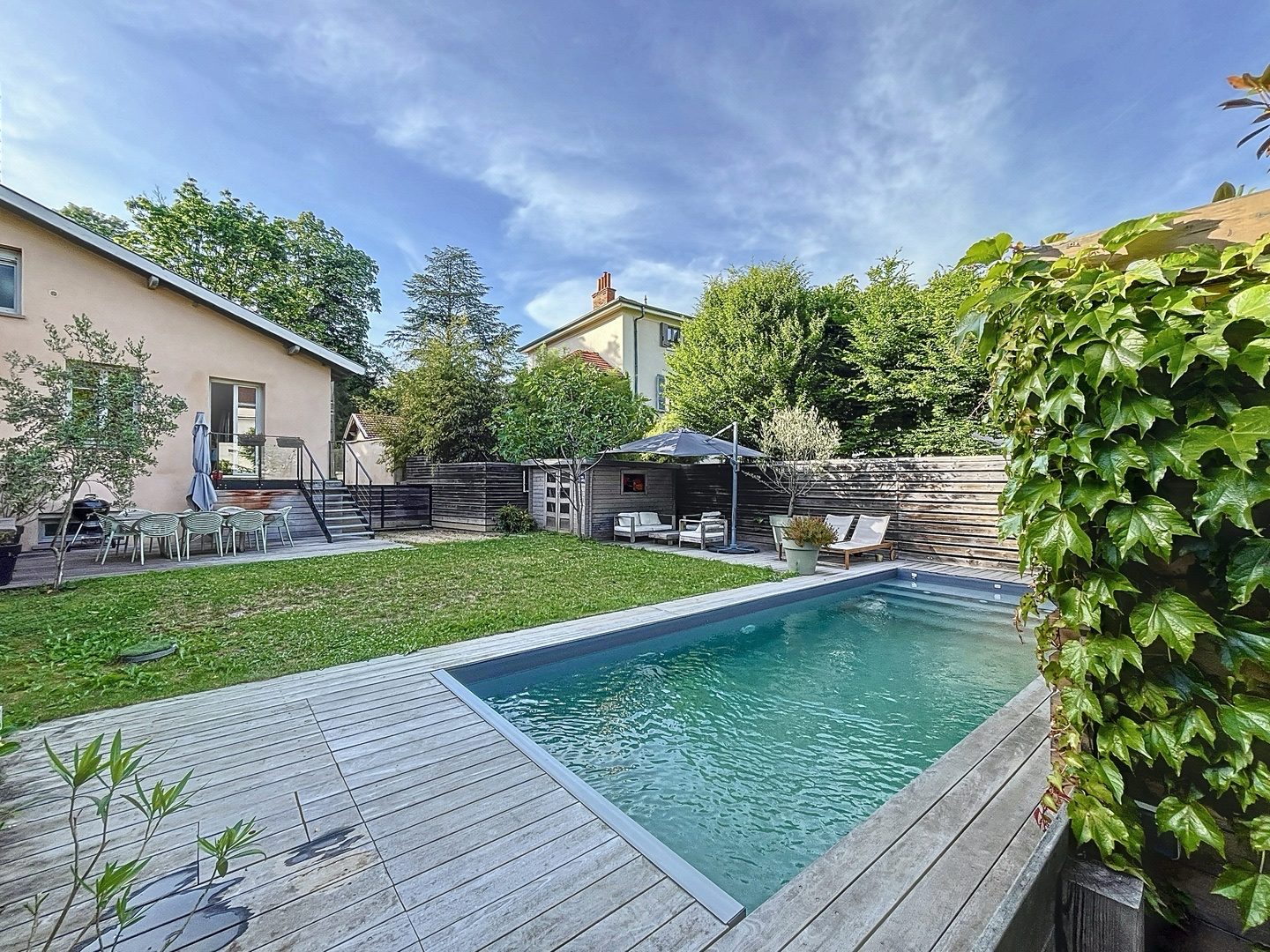Au coeur du centre d'Écully - Charmante maison avec piscine