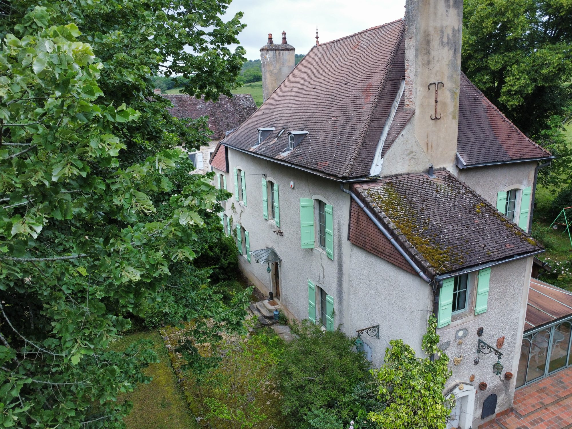 Proche de Buxy : maison de caractère avec parc. Buxy 71390