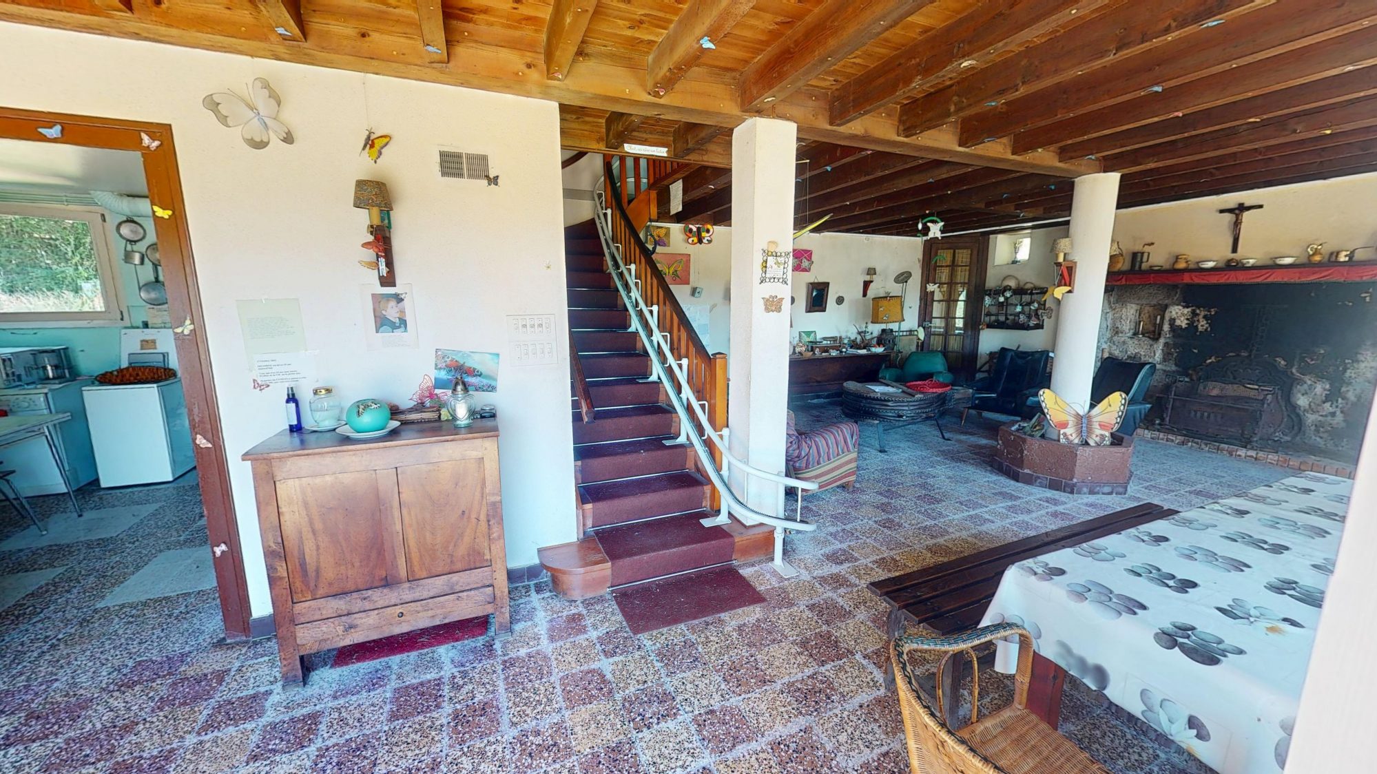 Ferme à rénover sur 1 hectares 5 de terrain constructible Usson-en-Forez 42550