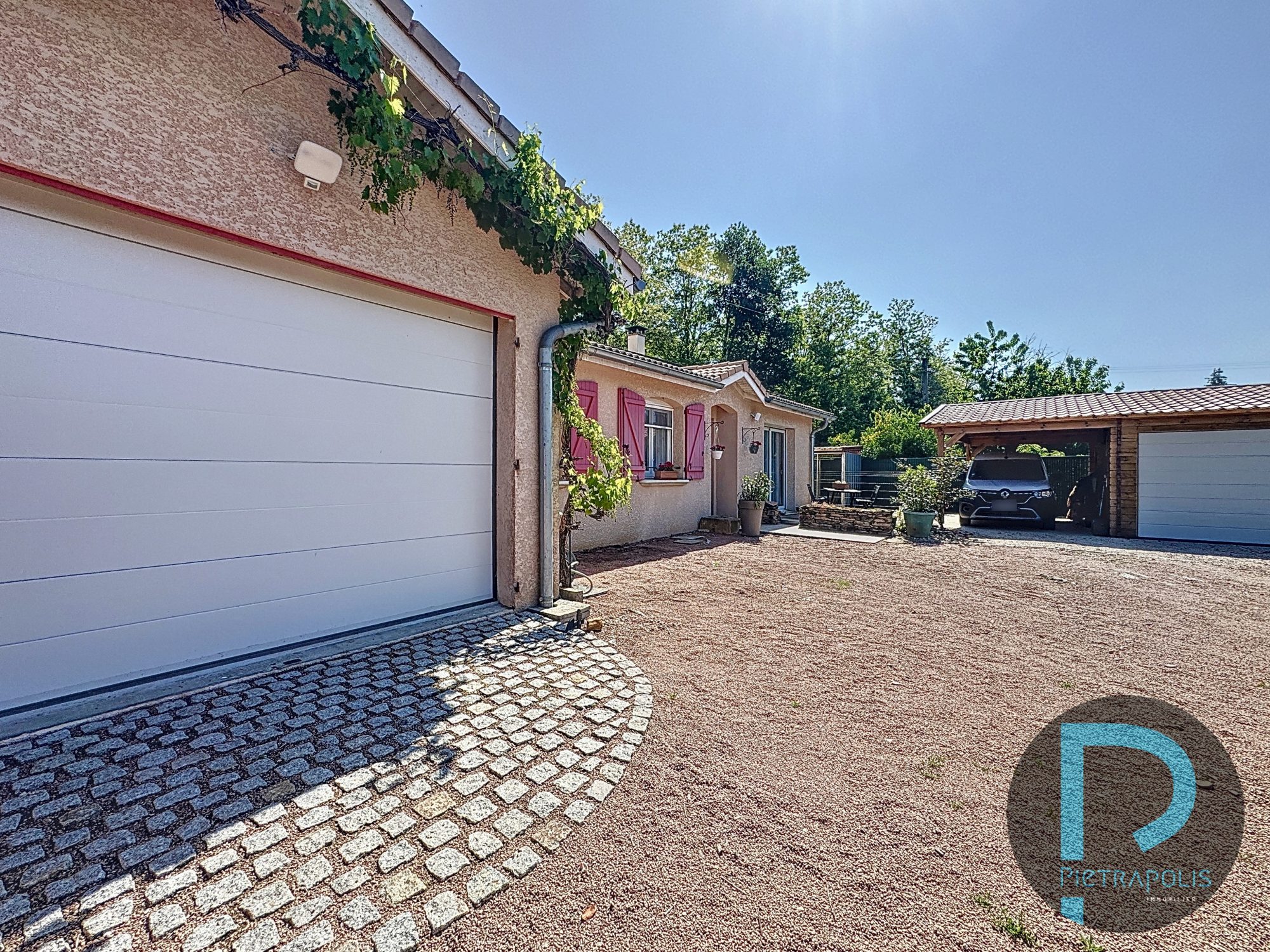 VILLA PLAIN PIED - 1500 m2 de terrain à  LA CHAPELLE DE GUINCHAY Crêches-sur-Saône 71680