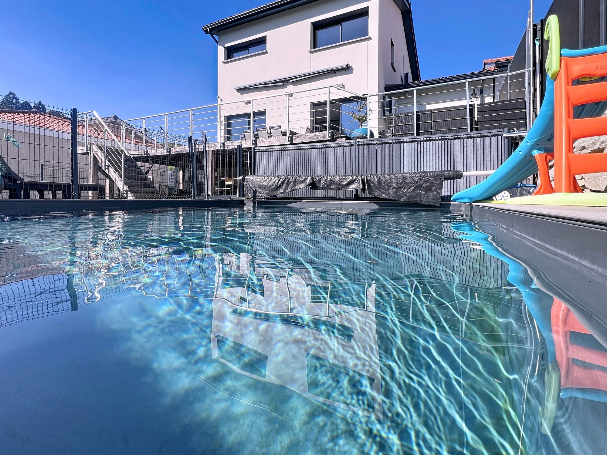 Maison d'environ 105 m² composé de 3 chambres dont une suite parentale SAINT LOUP 69490