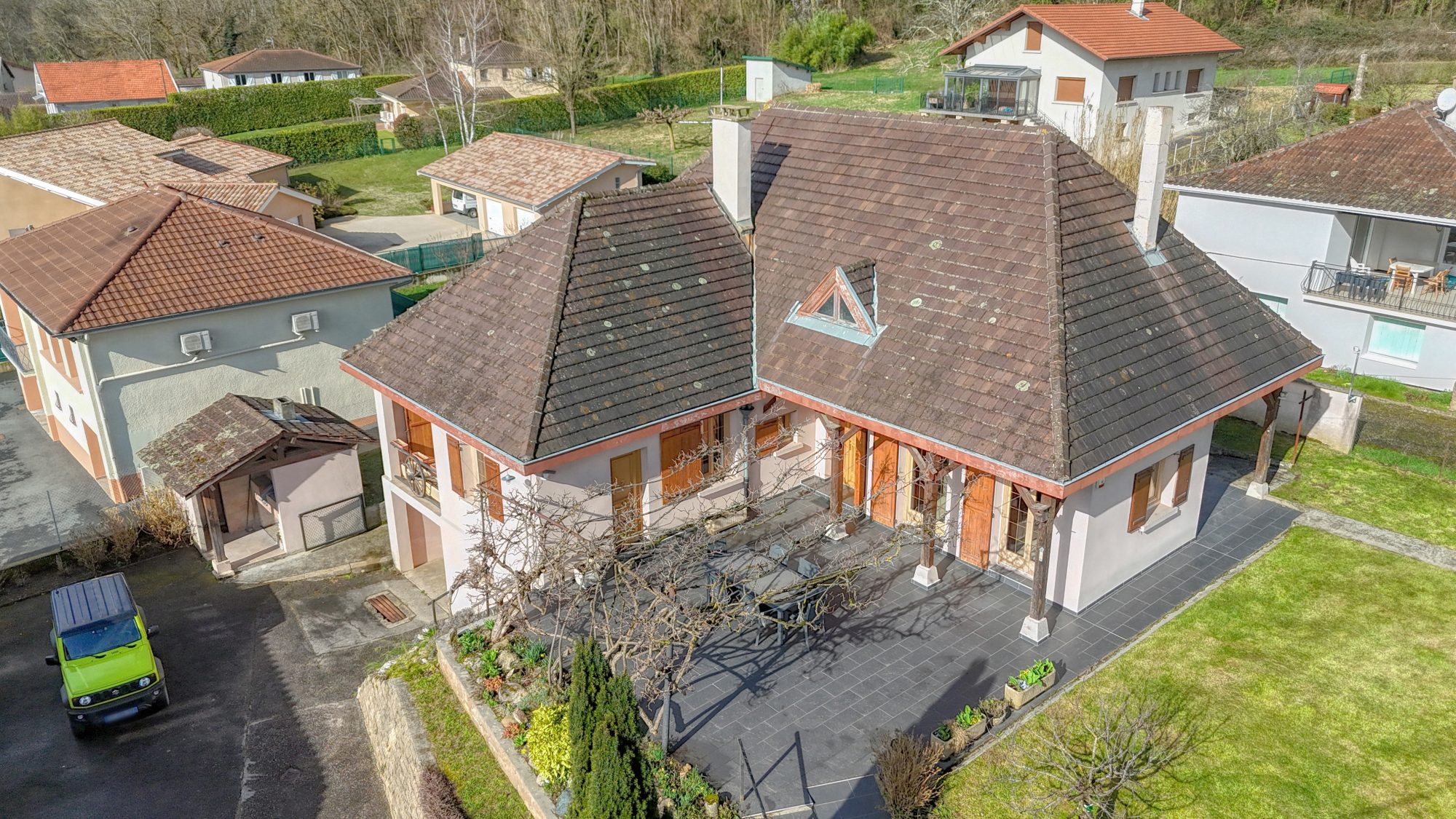 La Boisse -Maison de 126m2 carrez - Terrain 1030m2- combles aménageables 137m2-Sous-sol 140m2 La Boisse 01120