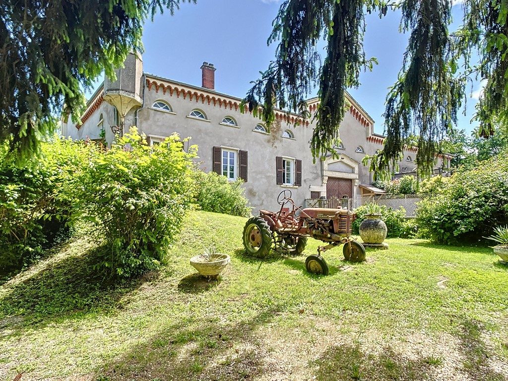 RARE À 10 Min A6 - 69460 SAINT-ÉTIENNE-DES-OULLIÈRES ! Propriété XIXème - 167 M2 sur ss-sol complet - 4 CH  - Terrain de 1230 M2 Arnas 69400