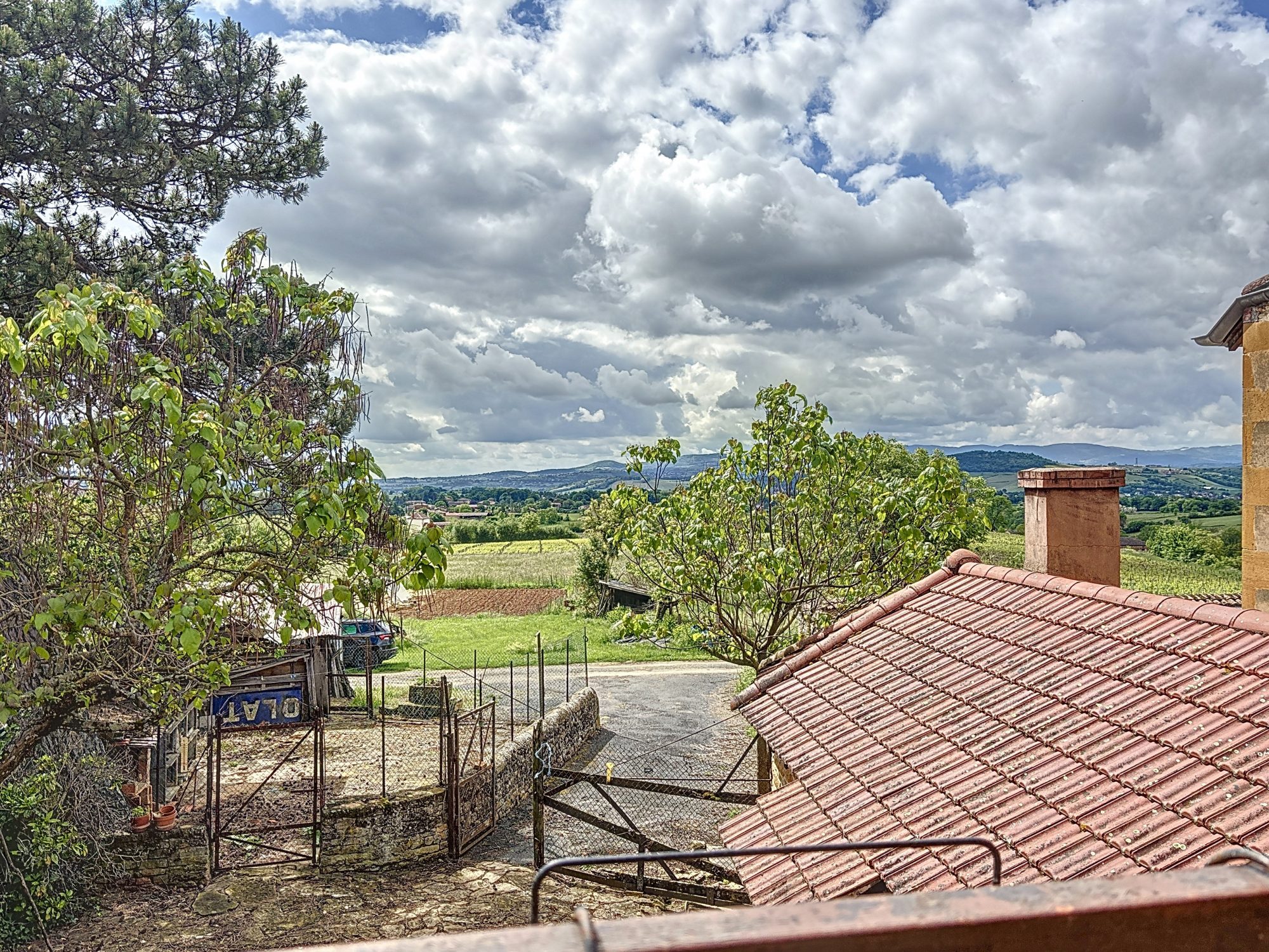 Maison 140m² en pierres dorées à réhabiliter Bagnols 69620