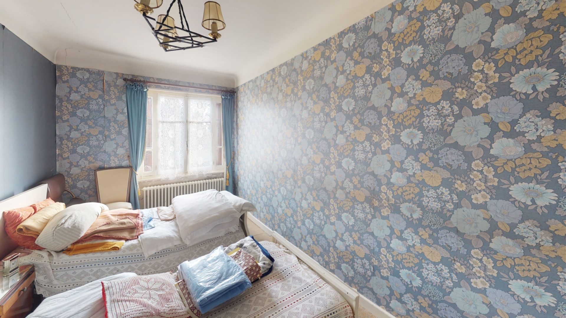 Maison à rénover avec dépendance et grand terrain Apinac 42550