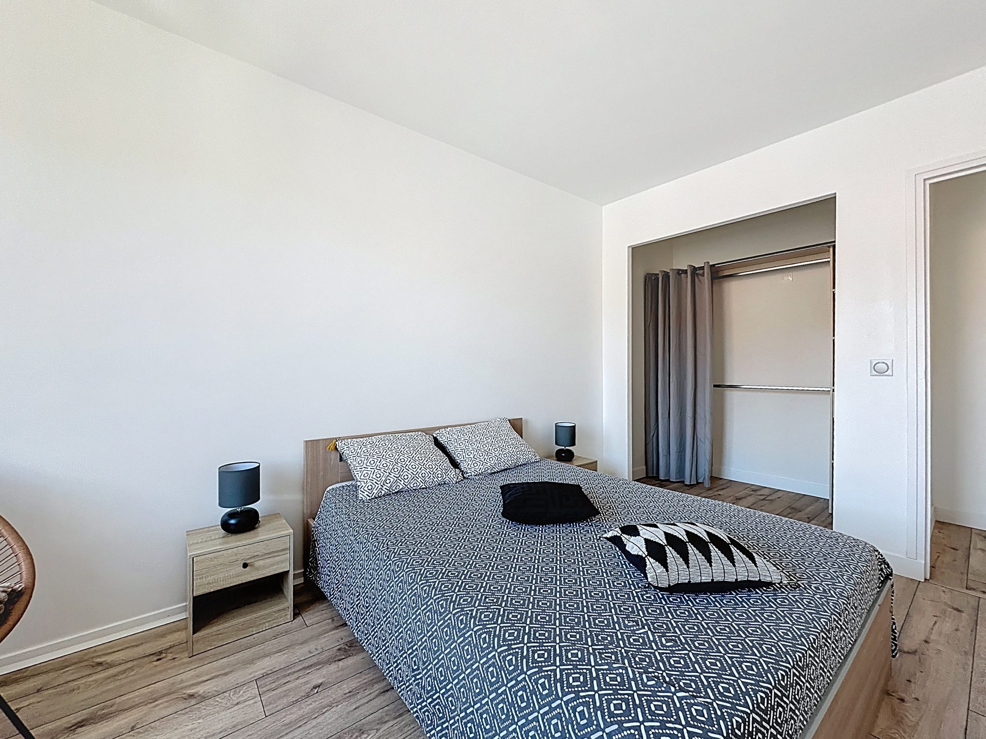 T2 meublé en excellent état - Dernier étage - Centre-ville du Puy-en-Velay – 95 000 € Le Puy-en-Velay 43000