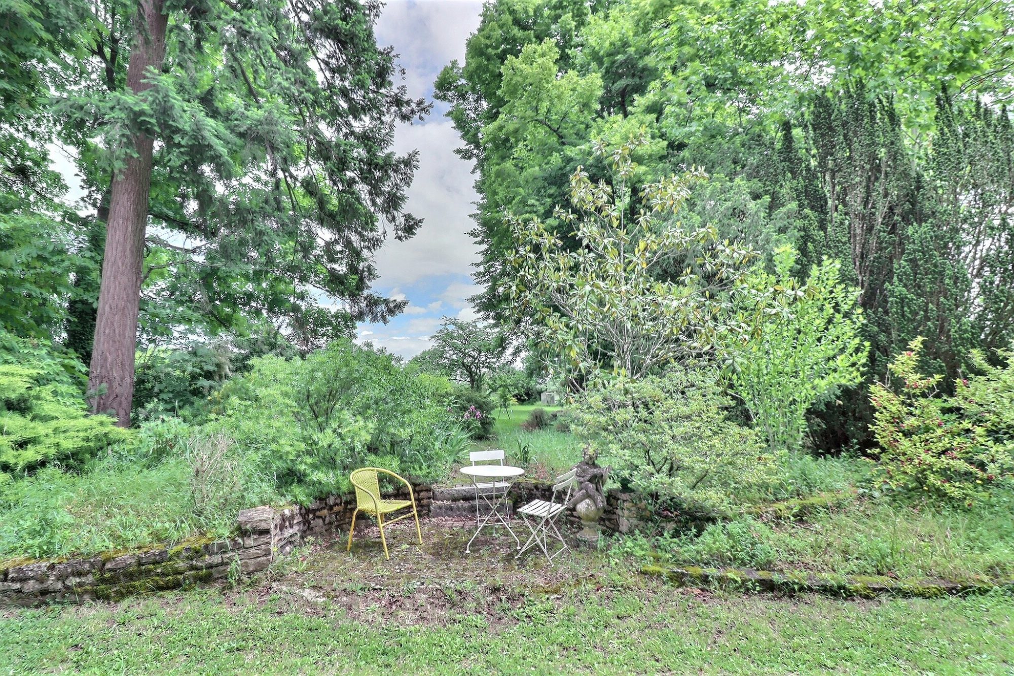 Proche de Buxy : maison de caractère avec parc. Buxy 71390