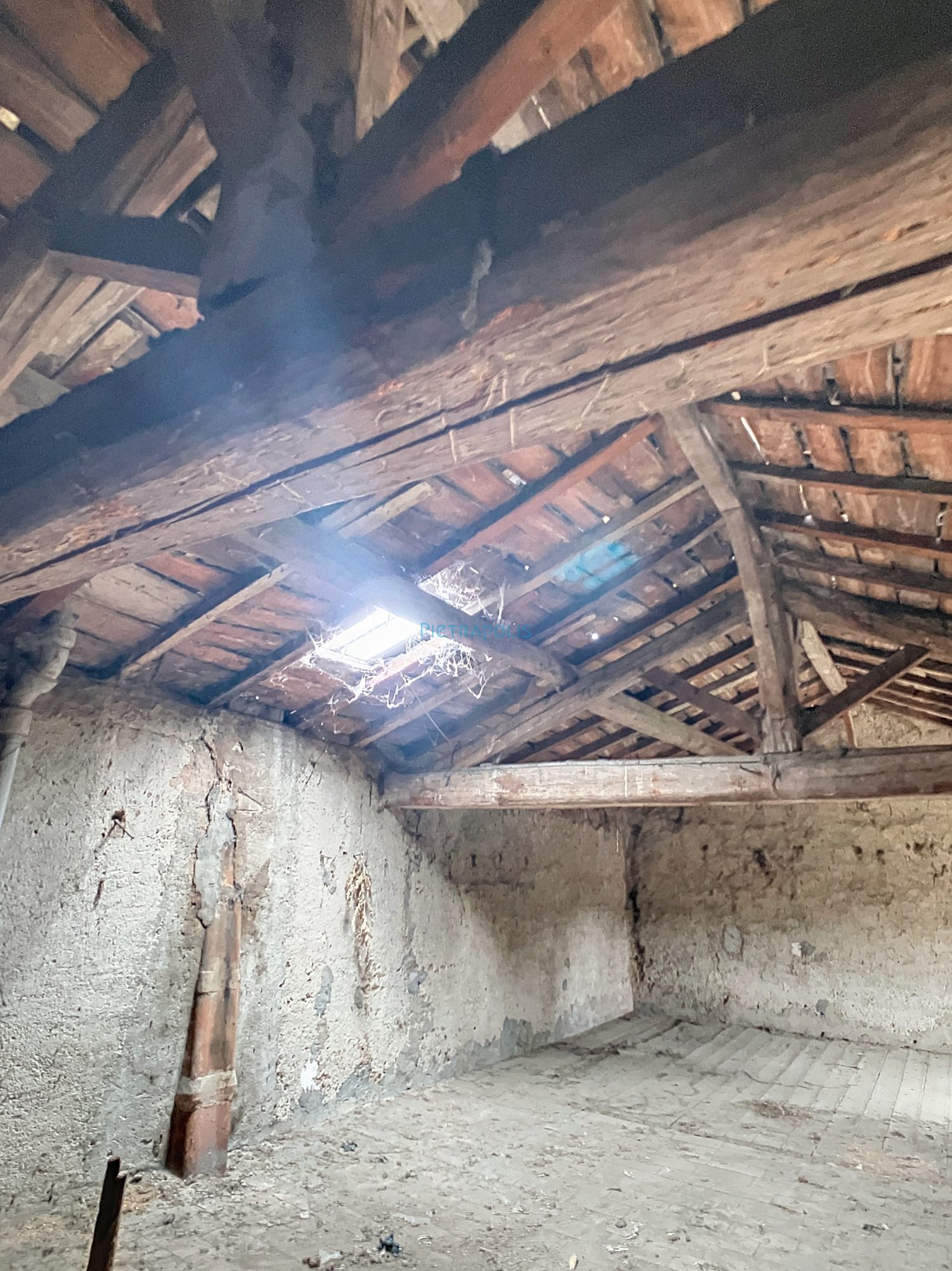 maison à rénover - 4 chambres potentielles - jardin - dépendances Saint-Georges-de-Reneins 69830