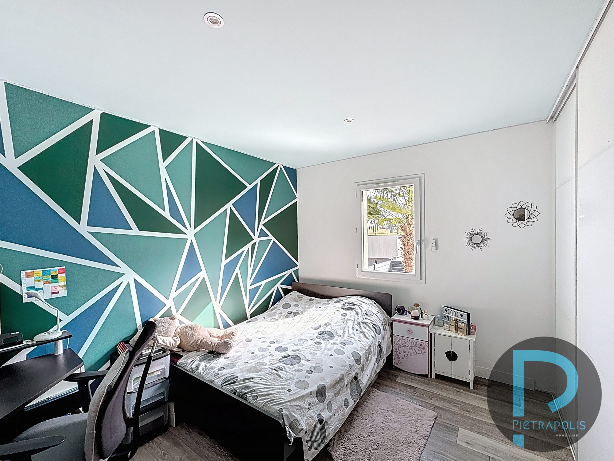 Maison de plain-pied de 92m² - 3 chambres - Terrain de 371m² - garage - 3 places de parkings Chaleins 01480