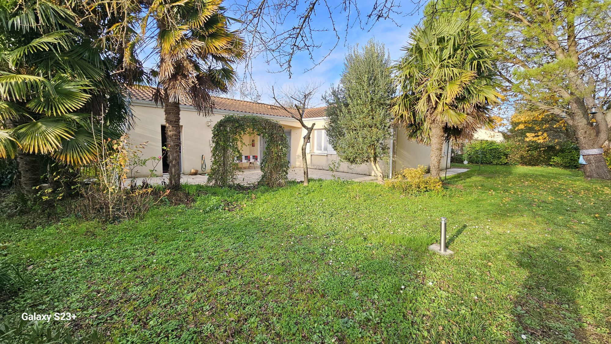 PAVILLON DE PLAIN-PIED PROCHE TOUTES COMMODITES