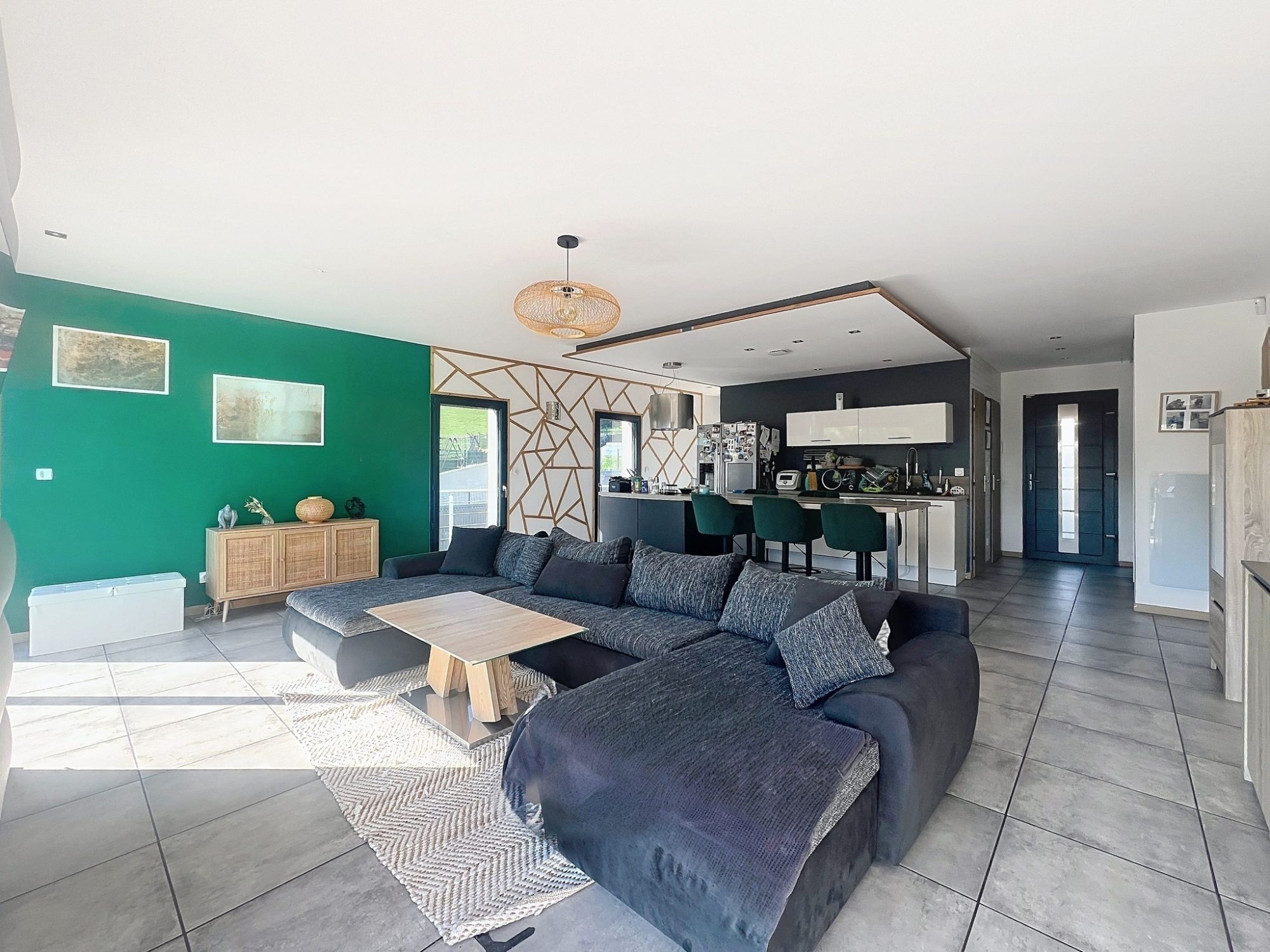 Maison d'environ 105 m² composé de 3 chambres dont une suite parentale SAINT LOUP 69490