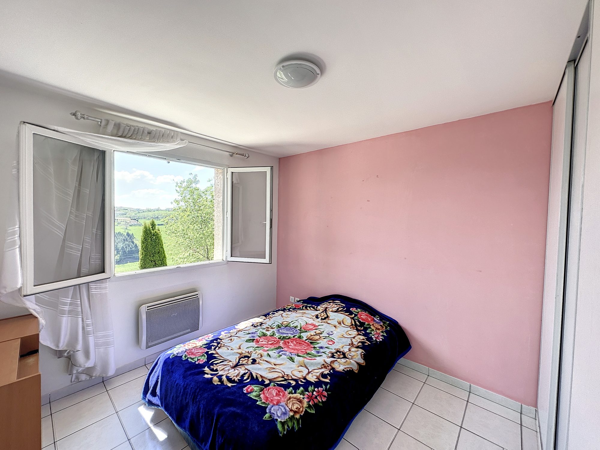 Maison 4  chambres moins de 5 min d'Amplepuis et 500 m2 attenant constructible Amplepuis 69550