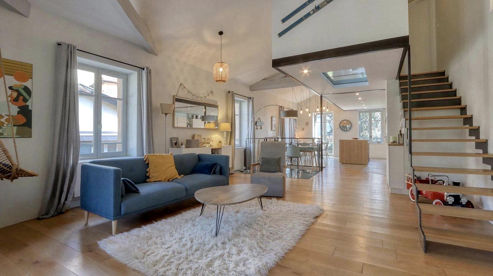 Au coeur du centre d'Écully - Charmante maison avec piscine