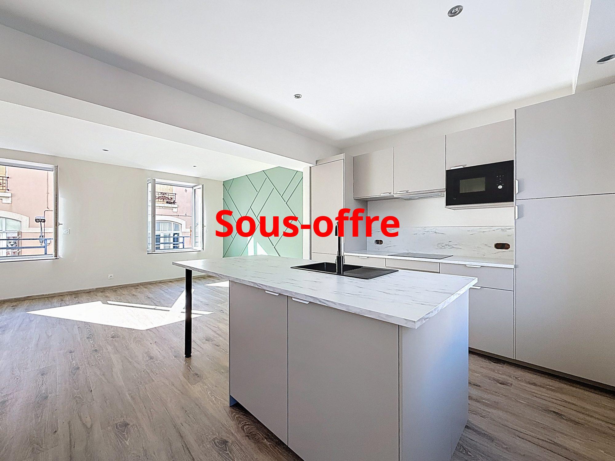 Appartement entierement renové 2 ou 3 chambres et balcon centre de Tarare
