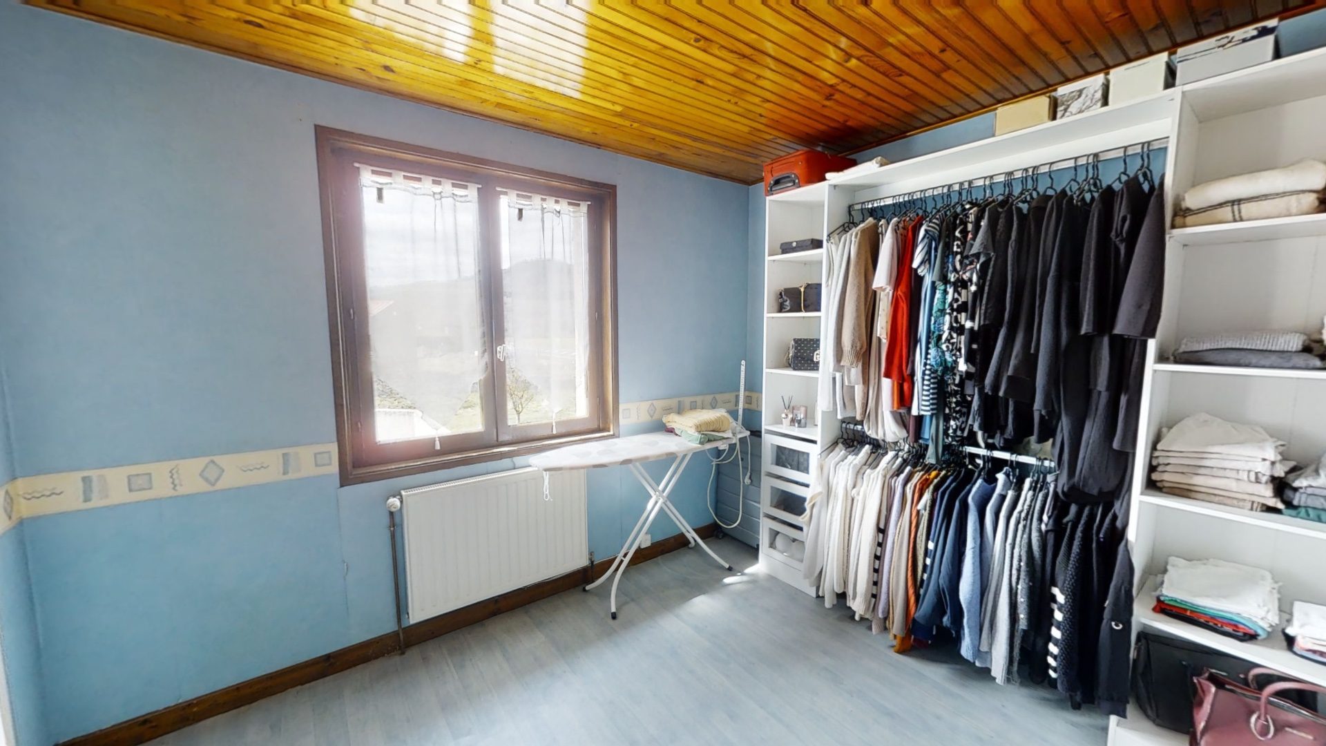 Maison avec local commercial et dépendances Mazeyrat-d'allier 43300