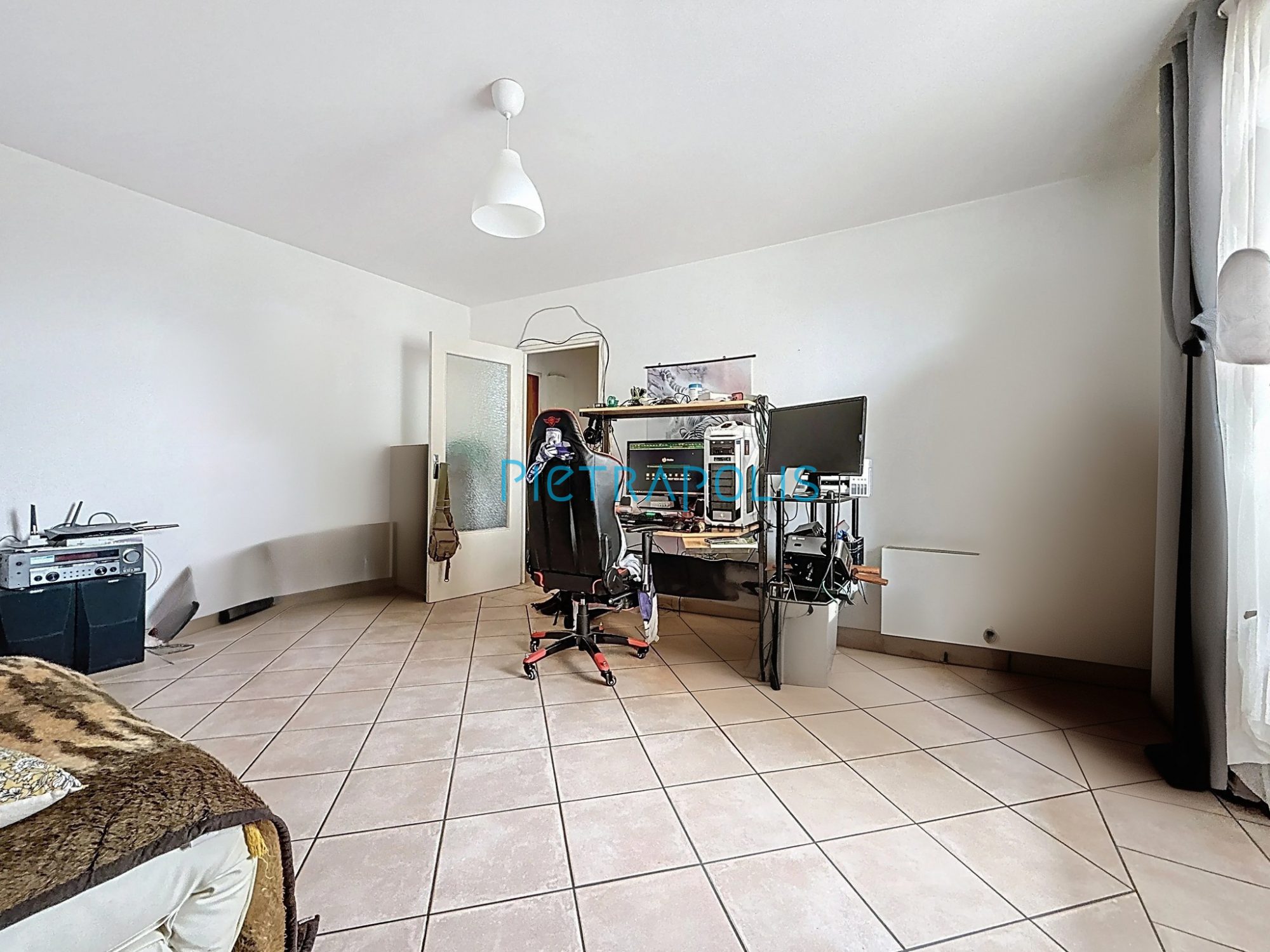 Investissement locatif – Appartement vendu avec locataire en place - Lyon 5 - Garage - Cave Lyon 69005