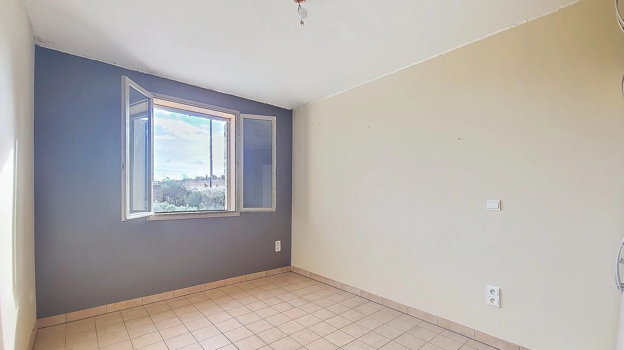 Grande Maison Familiale 180 m2 avec appartement indépendant -  Terrain de 4630 m2 Courthézon 84350