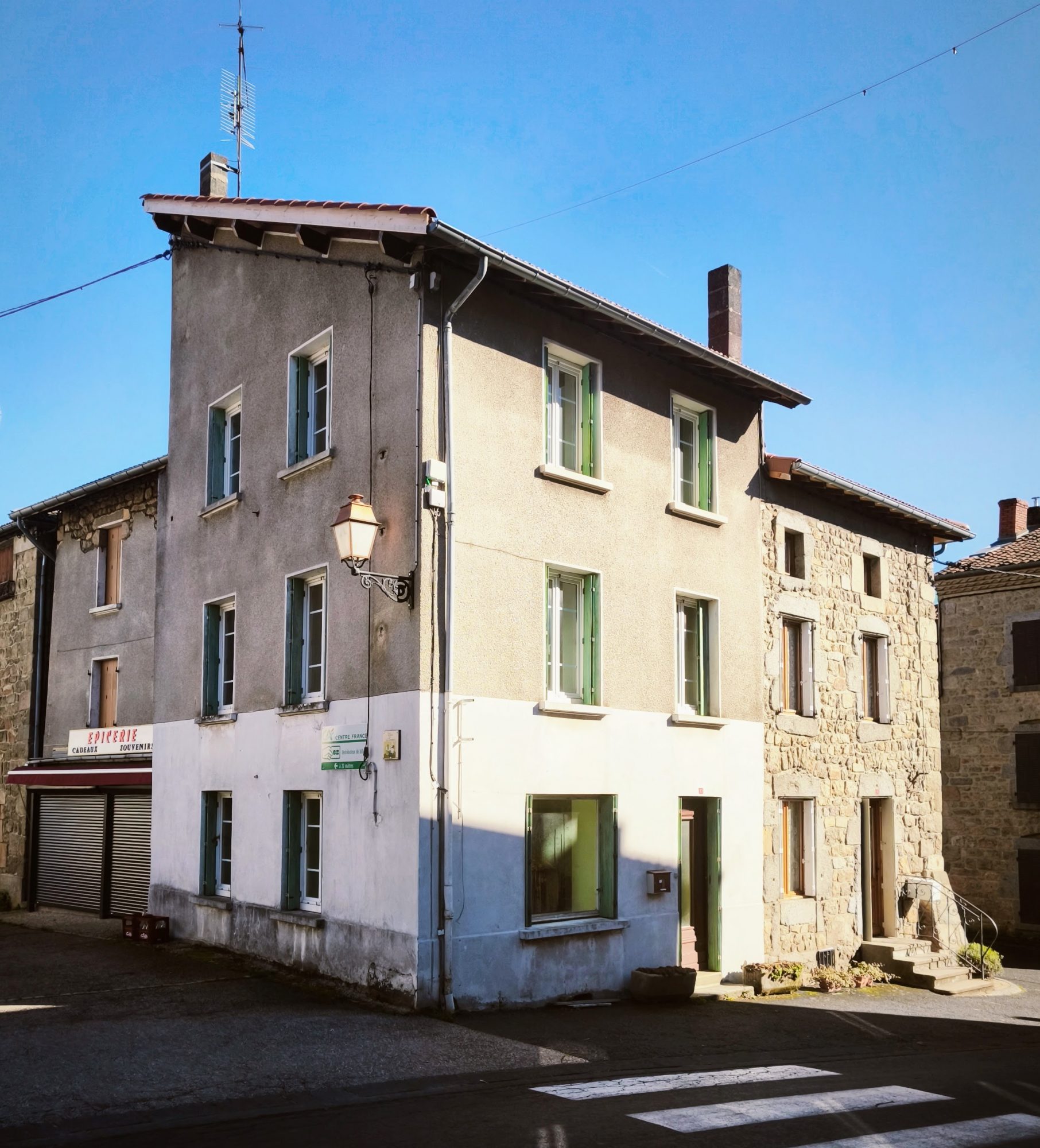 Maison - 7 pièces - 73 m² - Viverols (63840)