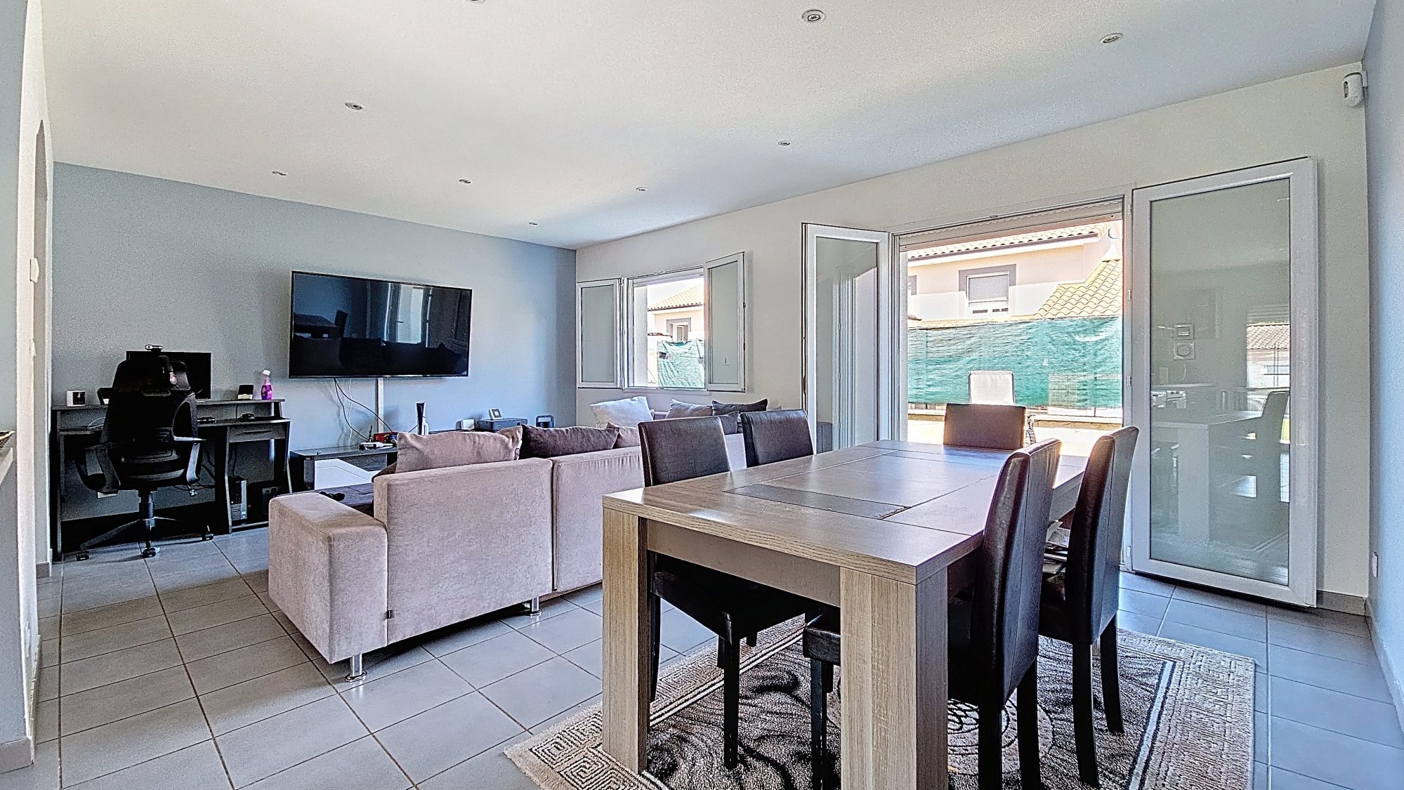 Maison T5 - 3 Ch - 87m2 - Terrain 230m2