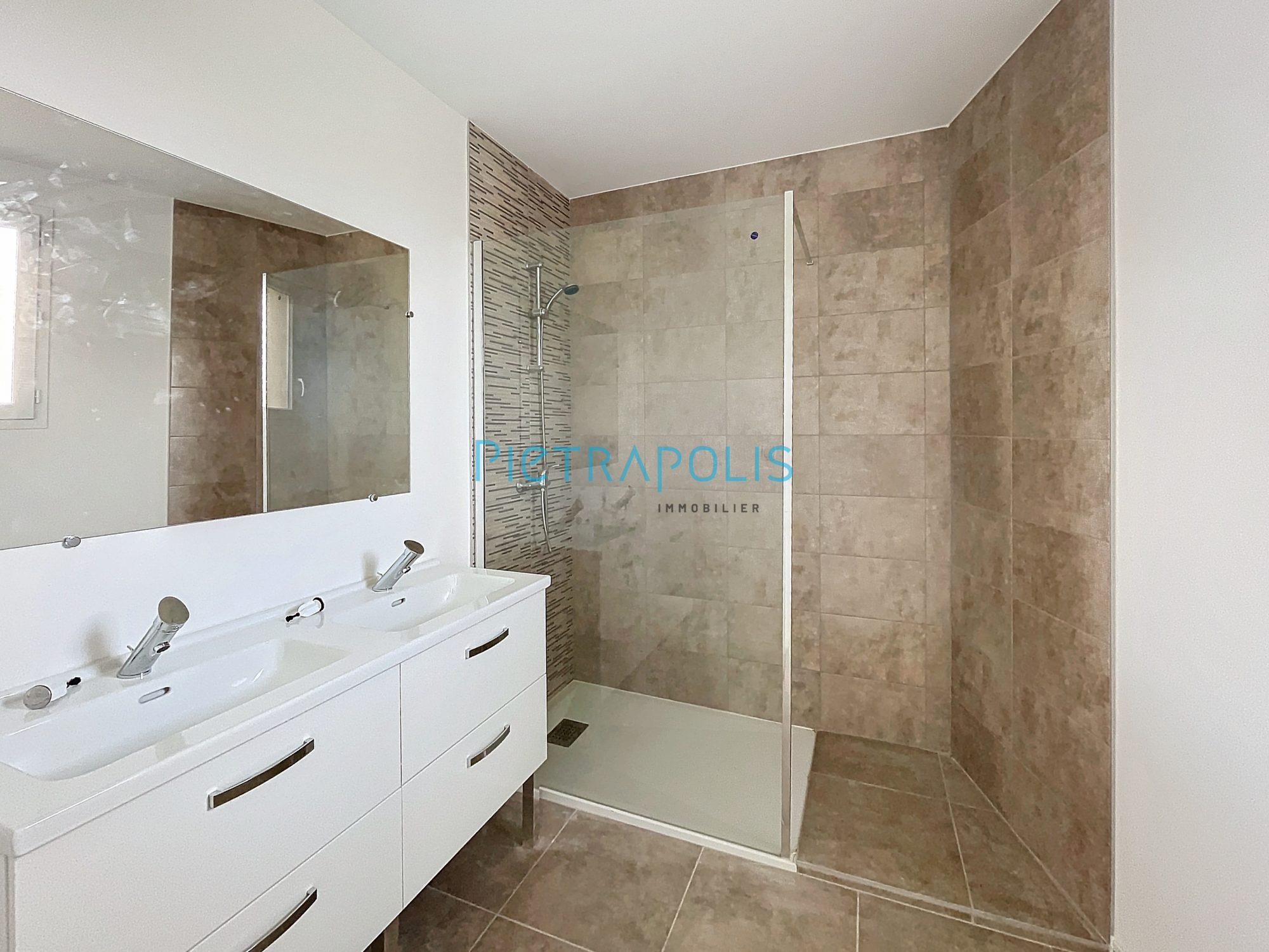 Maison neuve de plain-pied 114 m² 5 pièces Châtillon-sur-Chalaronne 01400