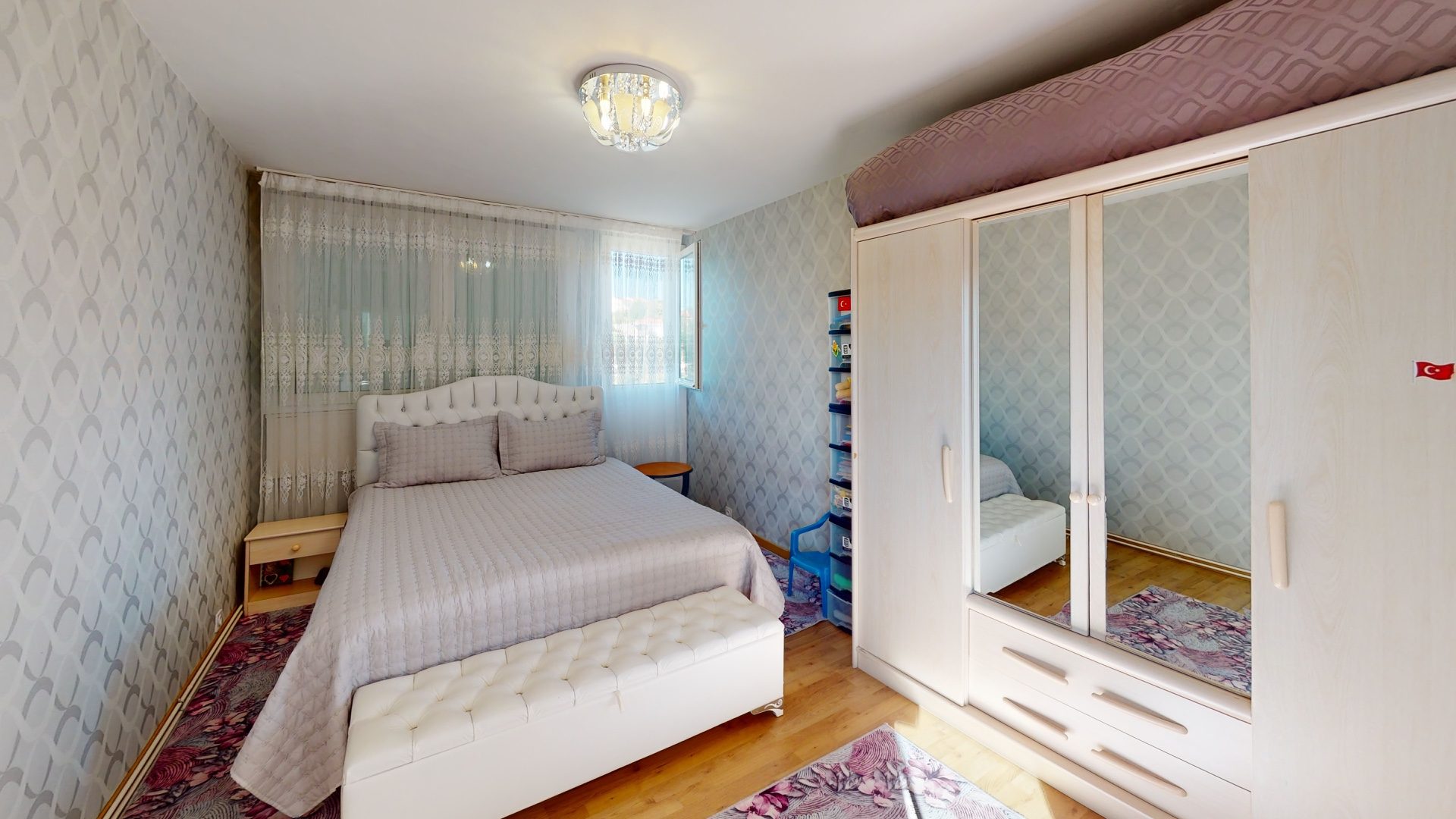 APPARTEMENT T4 91m2 au 15ÈME ET DERNIER ÉTAGE, GARAGE, FAIBLES CHARGES, VUE PANORAMIQUE, AUCUNS TRAVAUX! Firminy 42700