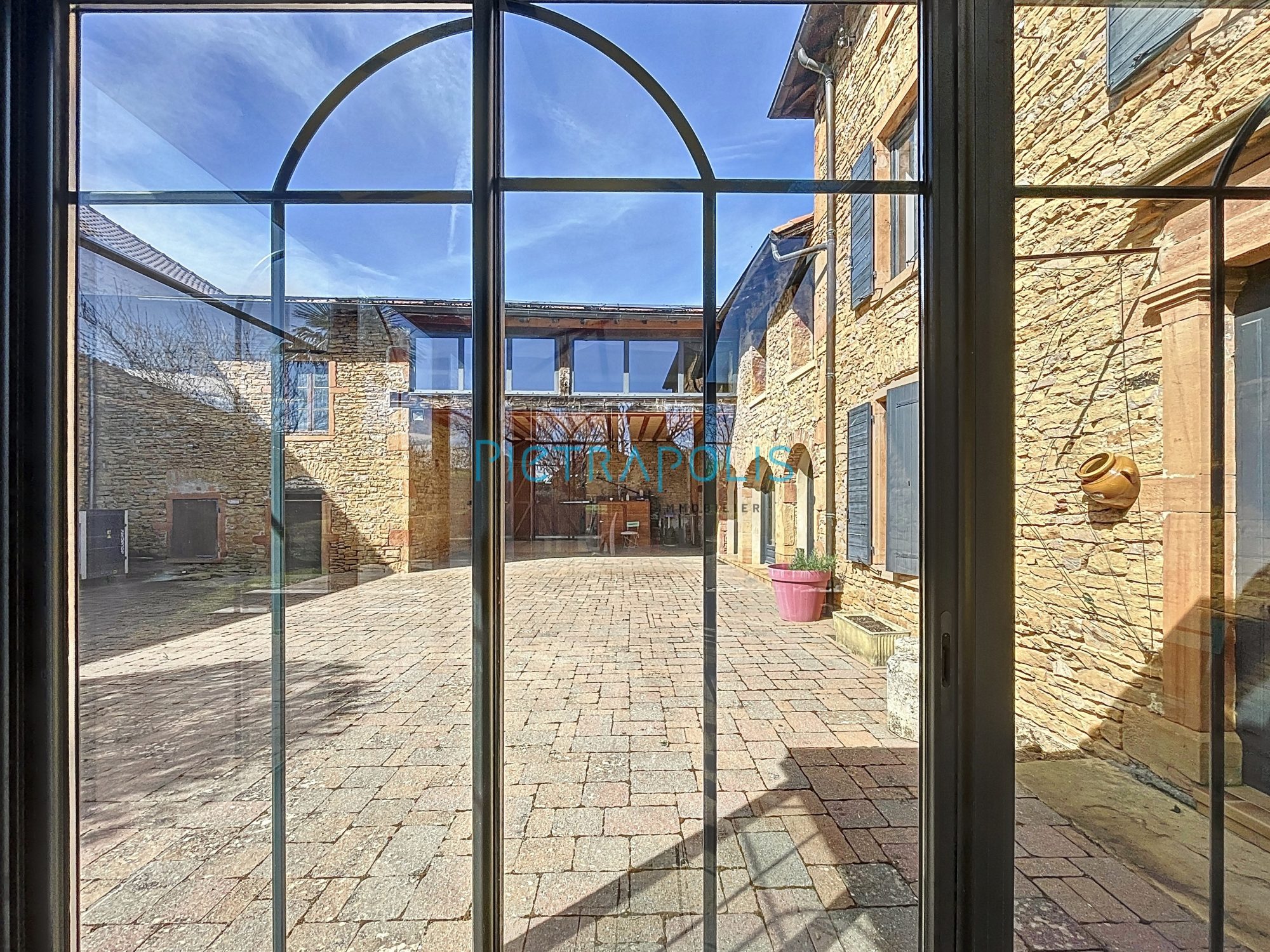 Propriété d'exception en pierres dorées - 9 pièces -280 m² hab - Terrain 1598 m² Marcy 69480