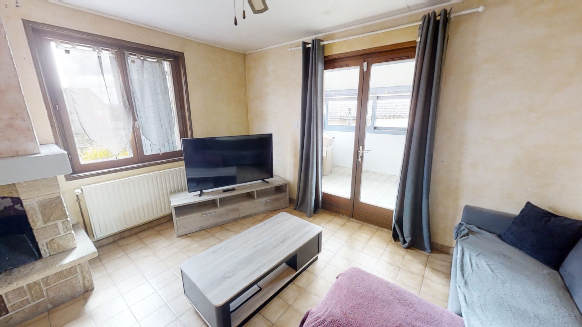 Maison avec local commercial et dépendances Mazeyrat-d'allier 43300