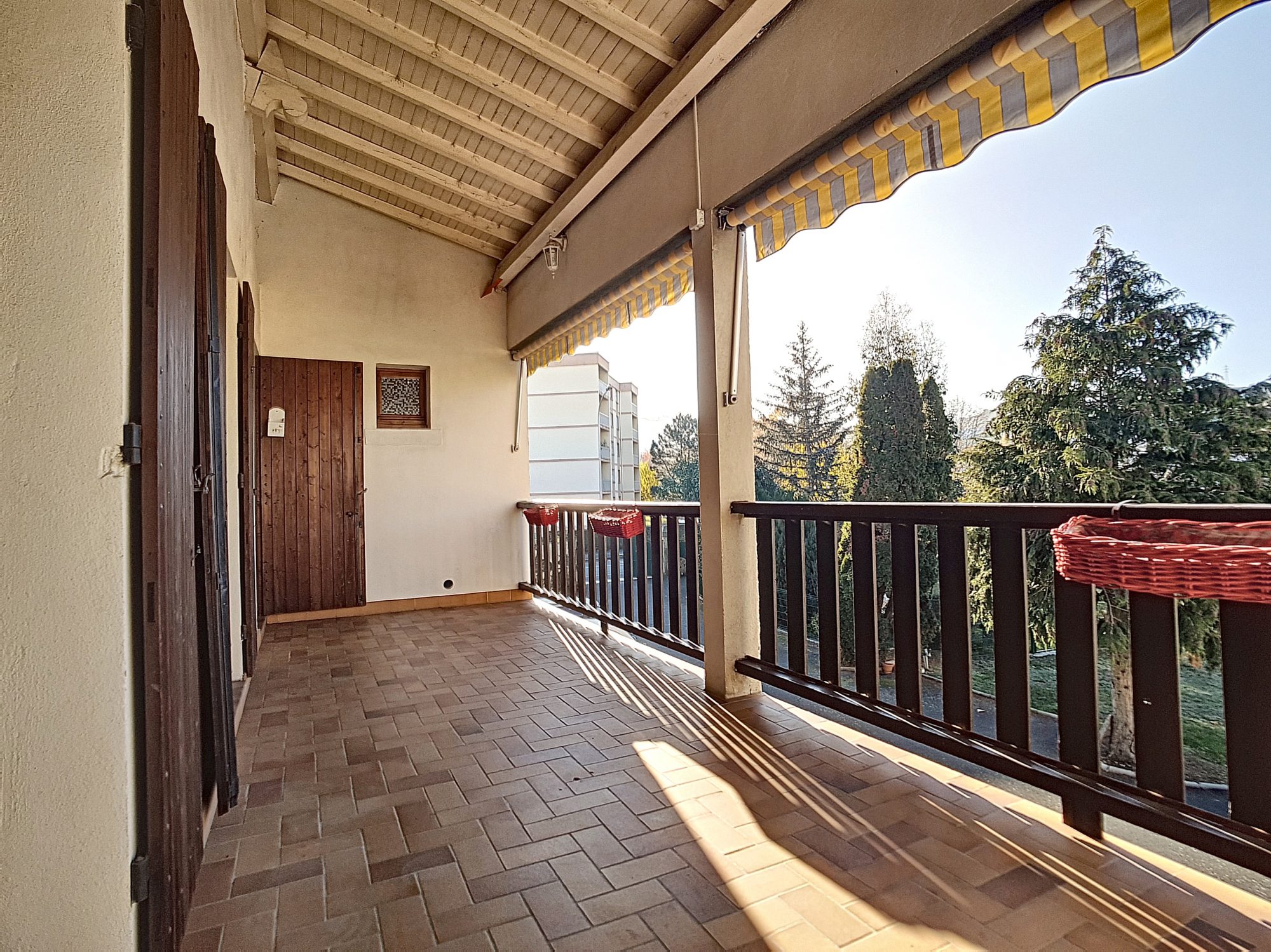 Duplex en dernier étage T4 de 107m2 habitable avec 140m2 de surface au sol